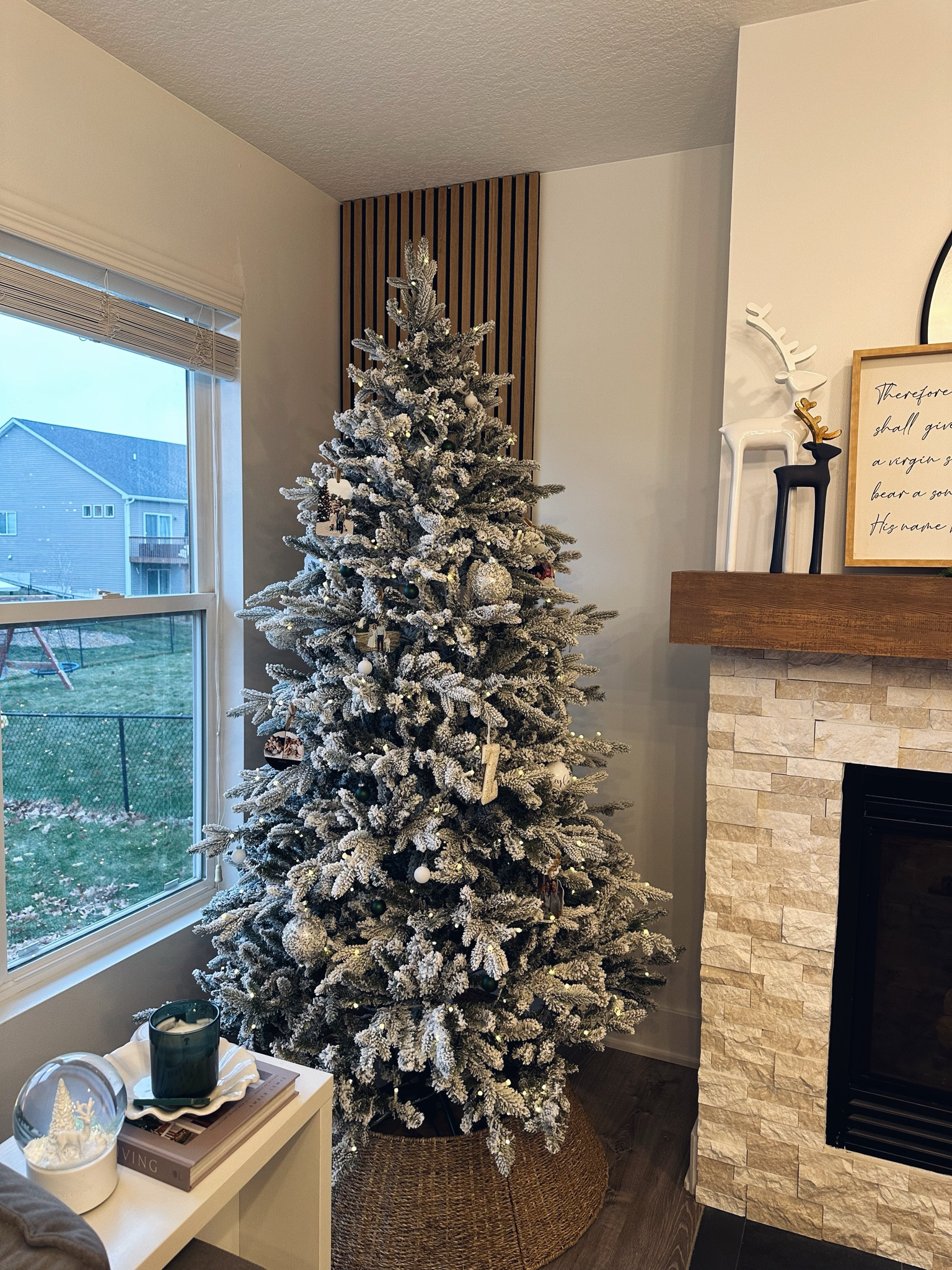 upgraded to a white Christmas tree this year, it’s so fluffy and nice🎄

#LTKHoliday #LTKSeasonal #LTKhome