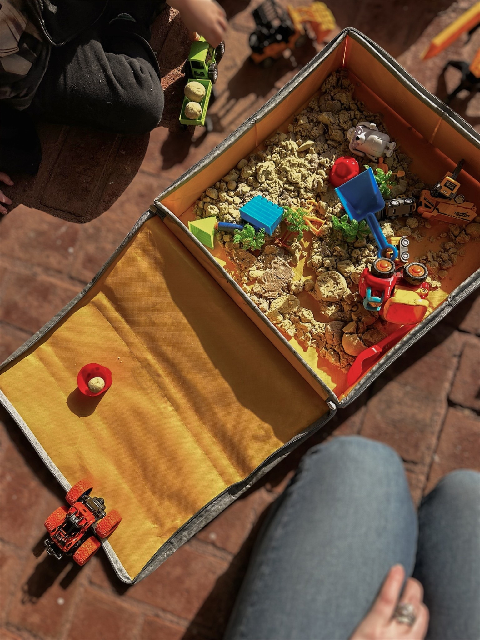 Kinetic sand is ALWAYS on repeat over here 🤎
This sensory play set keeps him busy for so long and is perfect for indoor play, quiet time, and screen-free activities. Linking the exact kinetic sand box set + similar options too!
#LTKKids #KineticSand #SensoryPlay #ToddlerActivities #PreschoolActivities #IndoorPlayIdeas #ScreenFreeFun #KidsGiftIdeas #MomFinds #PlayroomIdeas

#LTKHome #LTKmomlife #LTKKids