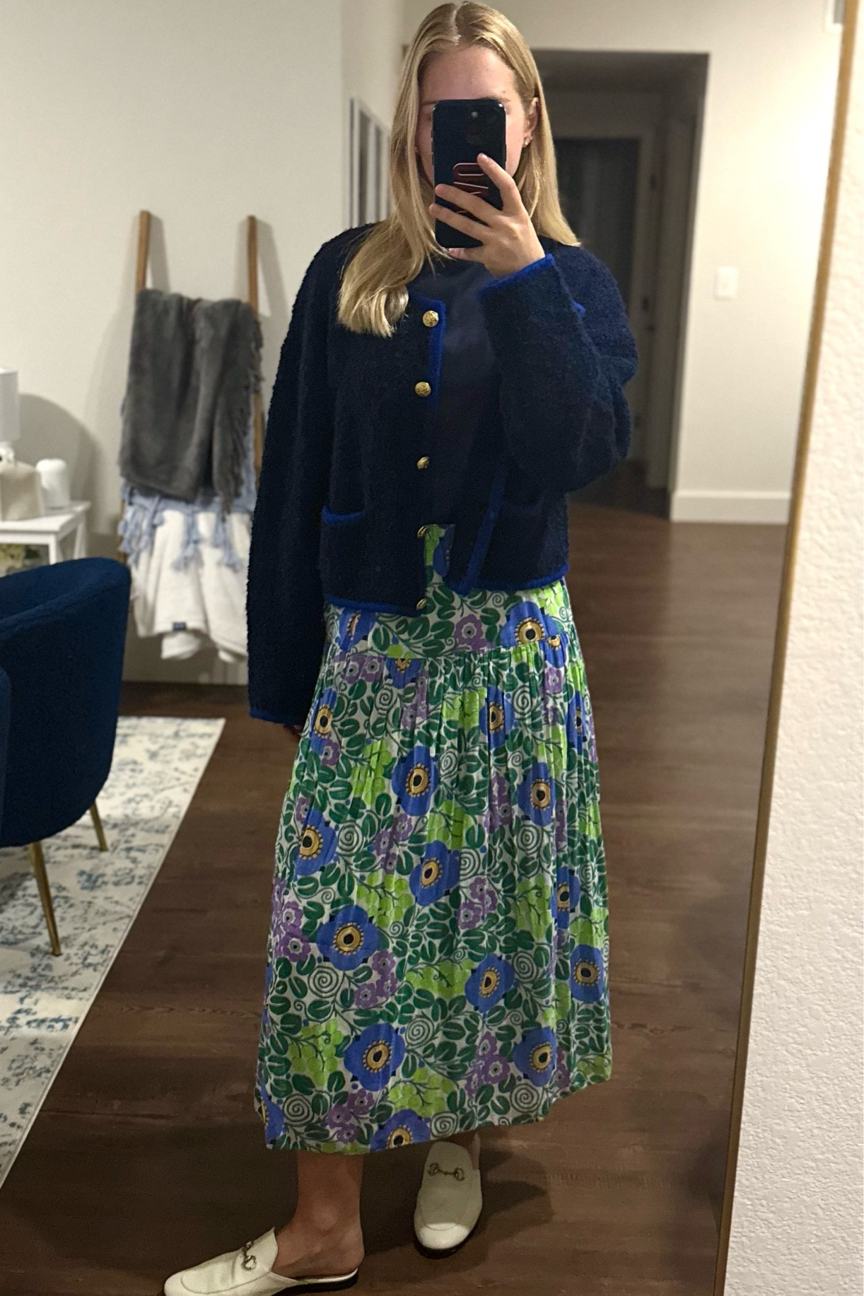 Fun work outfit!



Navy sweater
Navy cardigan
GAp sweater
Gap cardigan
Navy tshirt
Navy shirt
Blue sweater
Blue cardigan
Blue shirt
Blue tshirt
Blue tee
Navy tee
Madewell shirt
Short sleeve tshirt
Printed skirt
Statement skirt
Midi skirt
Maxi skirt
Long skirt
Green skirt
Rhode clothing
Rhode skirt
White loafers
Princetown loafers
Backless loafers
Gucci loafers
Work shoes
Work outfit
Office outfit
Office style
office chic
Business casual outfit
Business outfit
Work clothes
Women’s workwear
Women’s work clothes
Spring work outfit
Fall work outfit
Summer work outfit

#LTKFindsUnder100 #LTKWorkwear #LTKStyleTip
