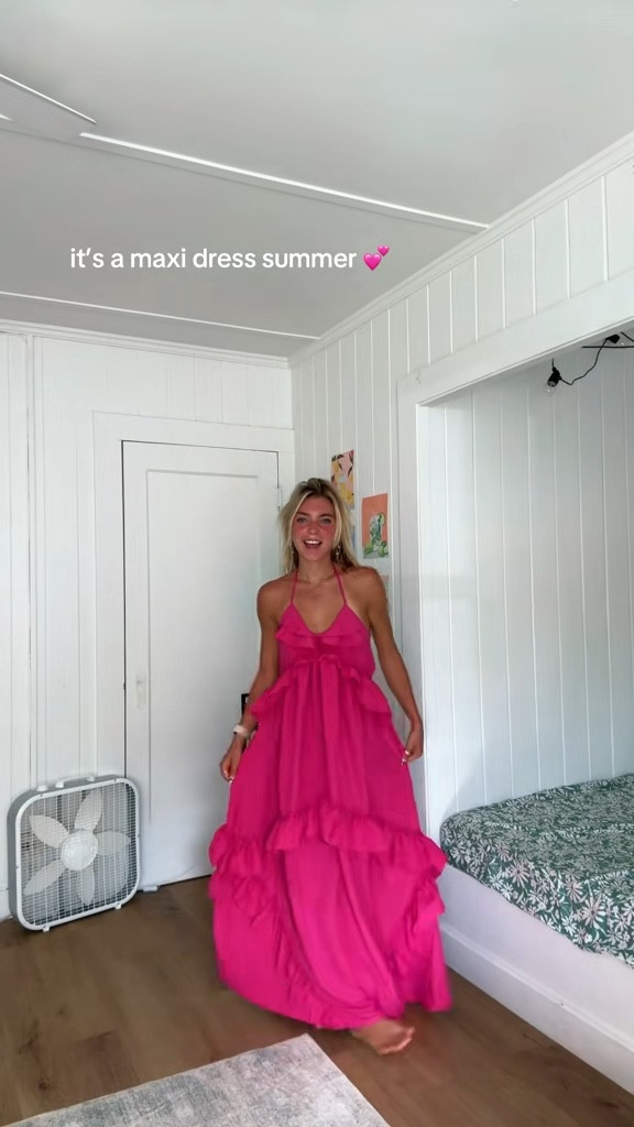 The most perfect maxi dress!! How stunning?!😍🩷

#LTKStyleTip #LTKTravel #LTKSeasonal