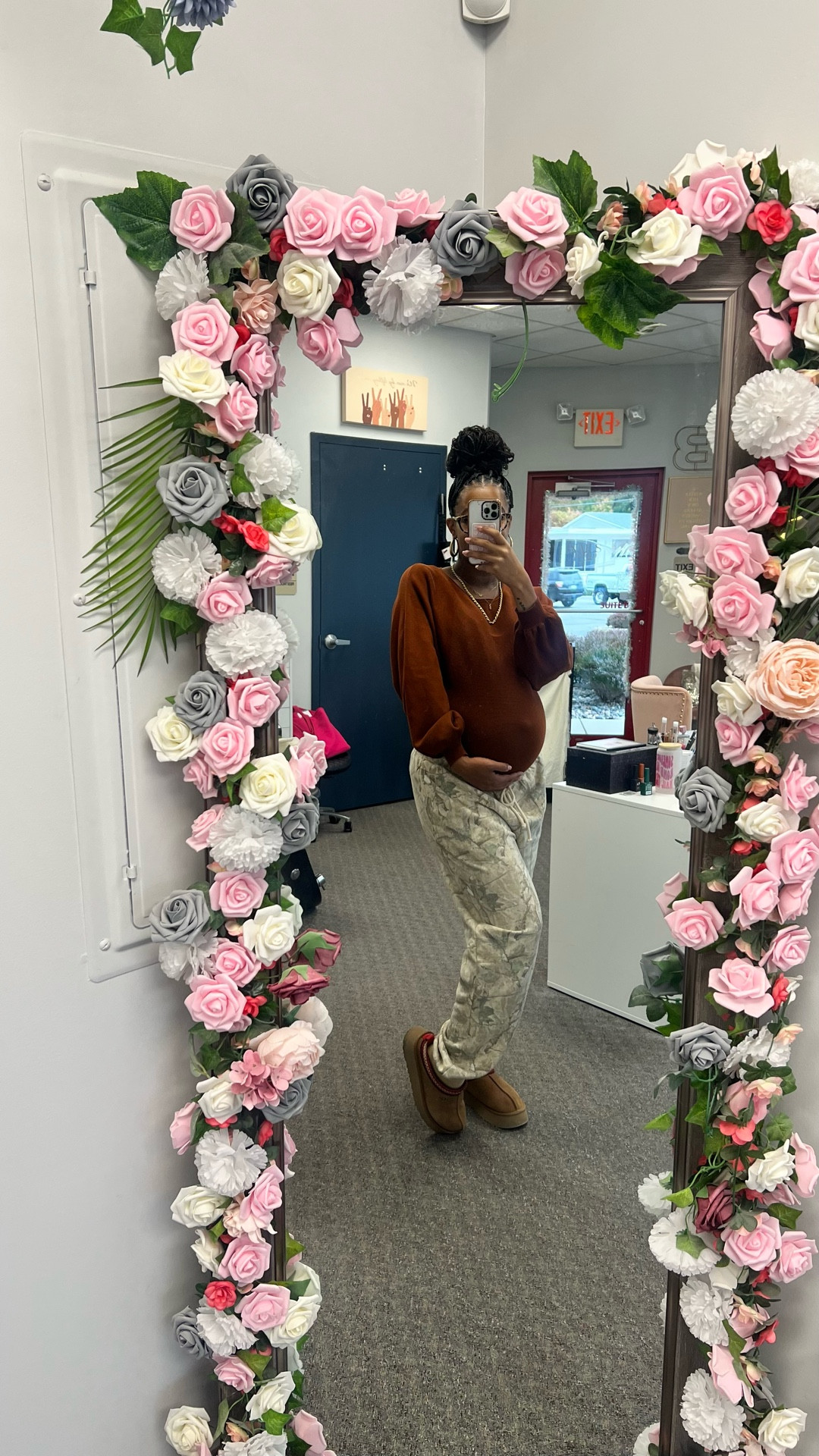 Comfy pregnancy nail tech outfit of the day! I’m in a size medium for the top and a men’s medium for my bottoms. 

The top I’m wearing comes as a set and I would size up because I feel like the bottoms could be made longer but if you don’t mind the bottoms not hitting the floor you don’t need to size up.

#maternity #comfyoutfit #comfort #comfystyle

#LTKBump #LTKWorkwear #LTKStyleTip