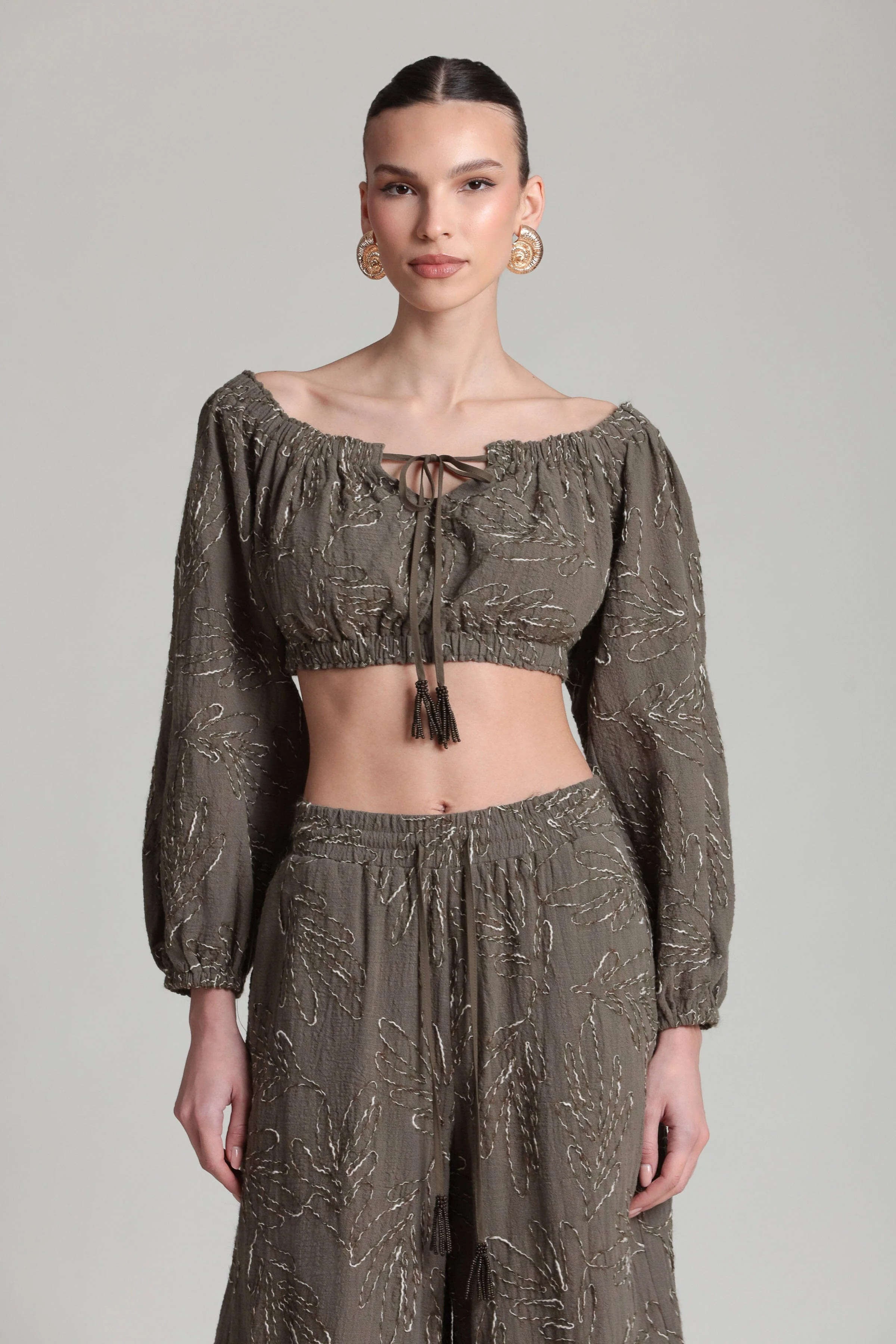 Embroidered Off-The-Shoulder Puff Sleeve Crop Top | Avec Les Filles