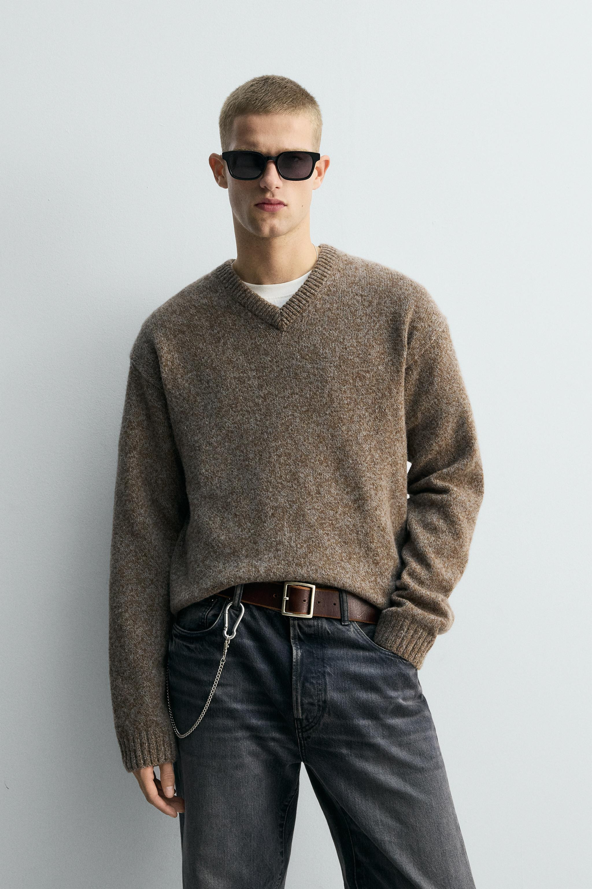 PULLOVER MIT V-AUSSCHNITT – LIMITED EDITION | Zara US