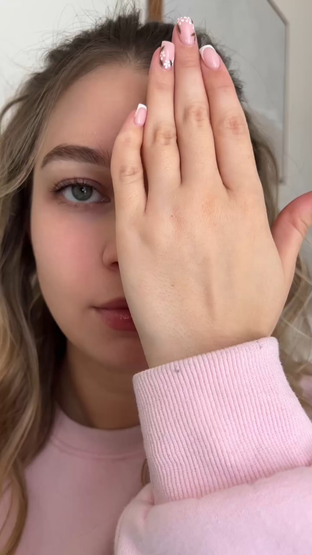 I wore the @yslbeauty Lash Latex Mascara through 24 hours of travel and it did not budge. No smears, no flaking, just lifted lashes the entire time. ✈️🖤

#yslbeauty #giftedbyyslbeauty #ad