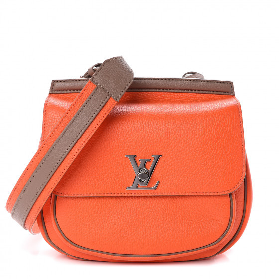 LOUIS VUITTON

Taurillon Marceau Tangerine Taupe


80 | Fashionphile