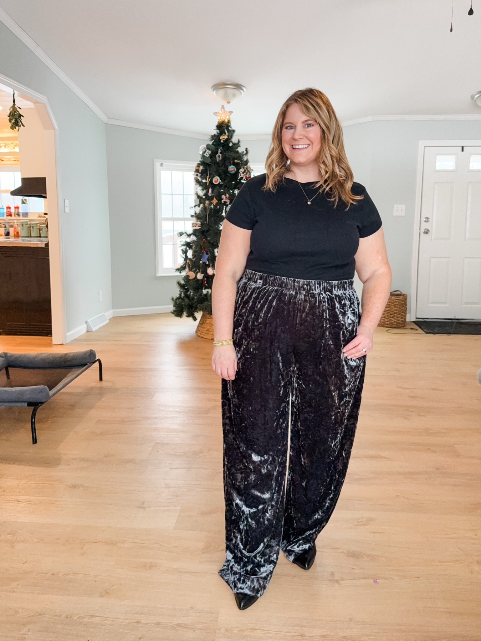 Wearing an XL in the tee and velvet pants.  Pants were too long on me 

#LTKHoliday #LTKSeasonal #LTKMidsize