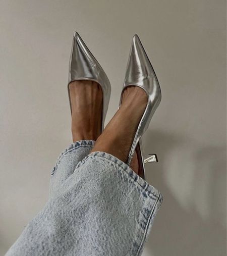Silver pointed toe heels | Silver heels

#LTKstyletip #LTKshoecrush #LTKfindsunder50
