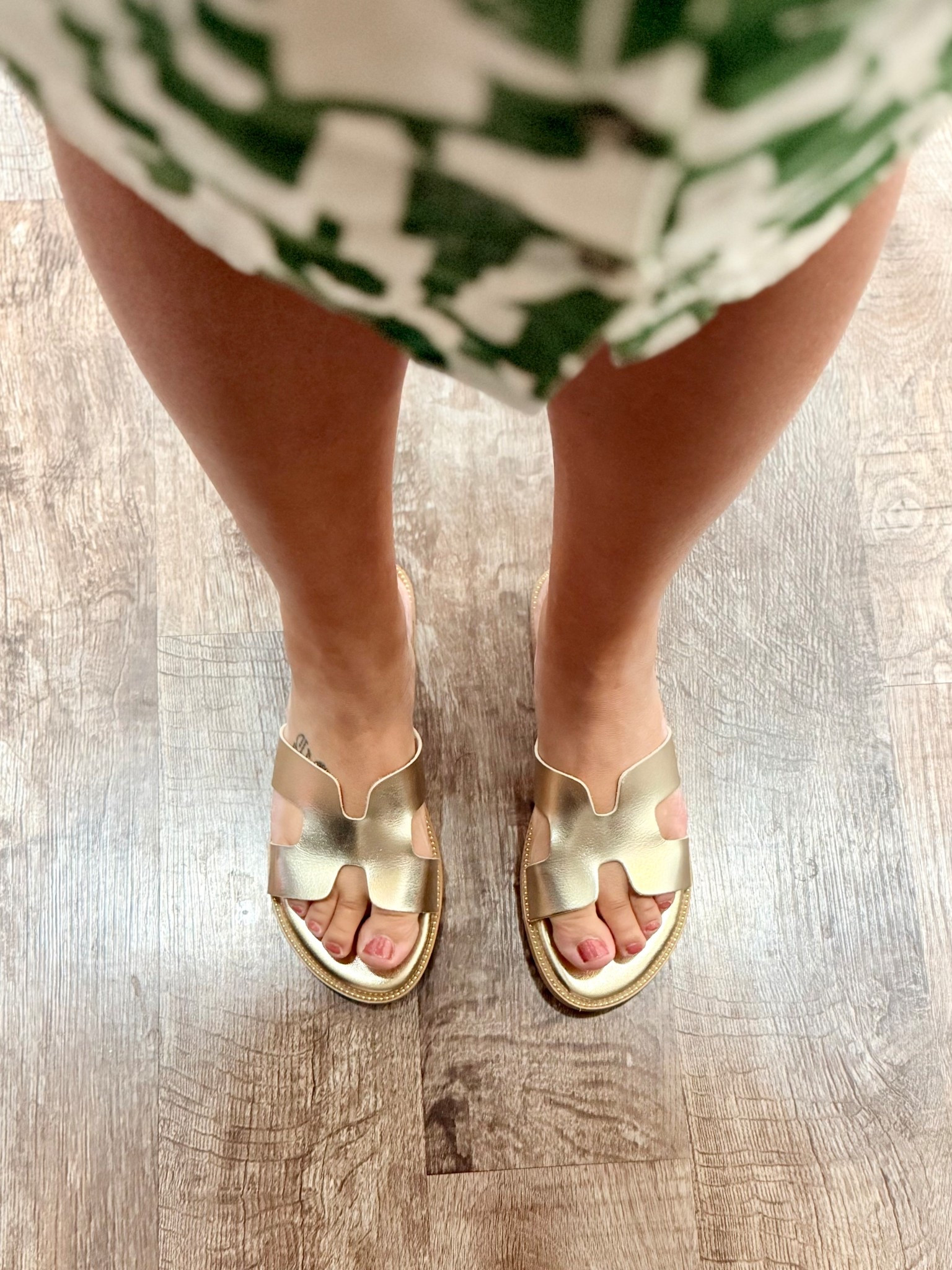 Get the luxe look for a lot less with these gold H band memory foam slides. #gifted

They are currently $25 and come in black and brown as well.

DISCLOSURE: I received these sandals for free from Amazon in exchange for my honest review.

#amazonfinds

#LTKSaleAlert #LTKFindsUnder50 #LTKShoeCrush