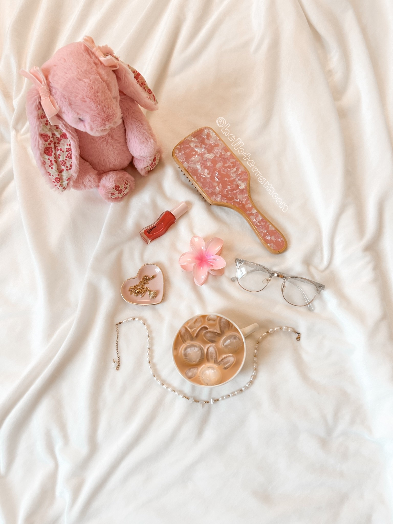 My slow and cozy morning routine lately ☀️
Sharing a few little things that start my day right. Tap to shop my favorites on LTK.

jellycat, cozy home, home decor, boho home, hygge,  aesthetic home, Parisian style home, pink aesthetic, Easter finds

#LTKspringtrends #LTKSpringSale #LTKdayinmylife