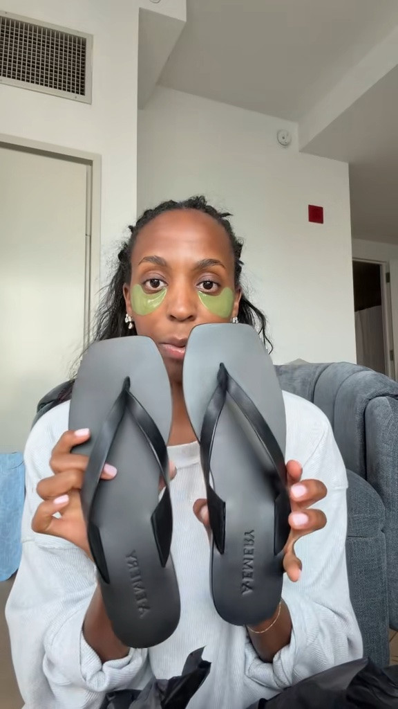 I’m convinced…going to be wearing this summer sandal LOTS this year

#LTKootd #LTKTravel