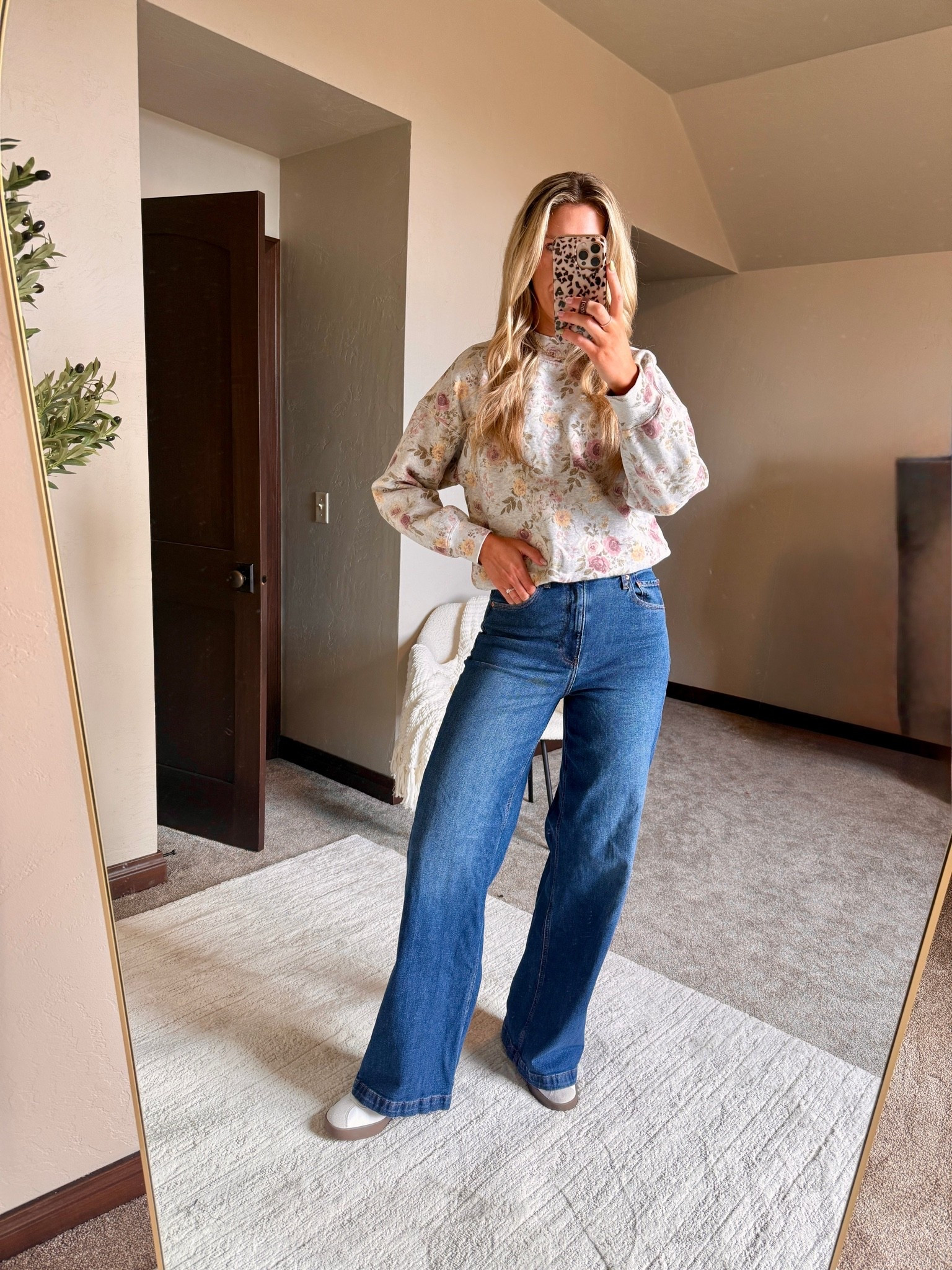 I wear my true 29 tall in jeans and true m in sweatshirts 

#LTKSpringSale

#LTKTall #LTKSaleAlert