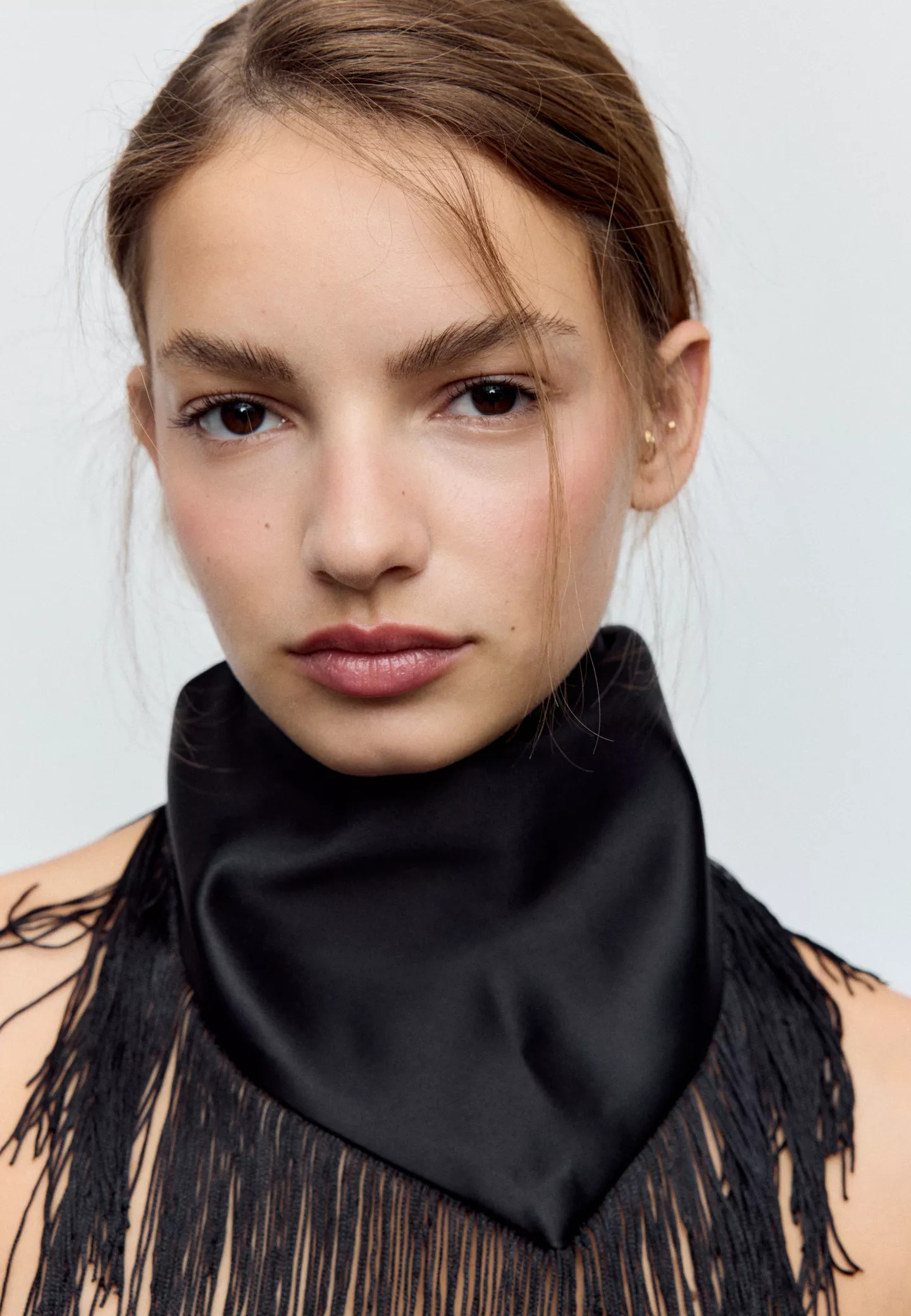 Fringed sarong scarf - Women's fashion | Stradivarius United Kingdom | Stradivarius (UK)