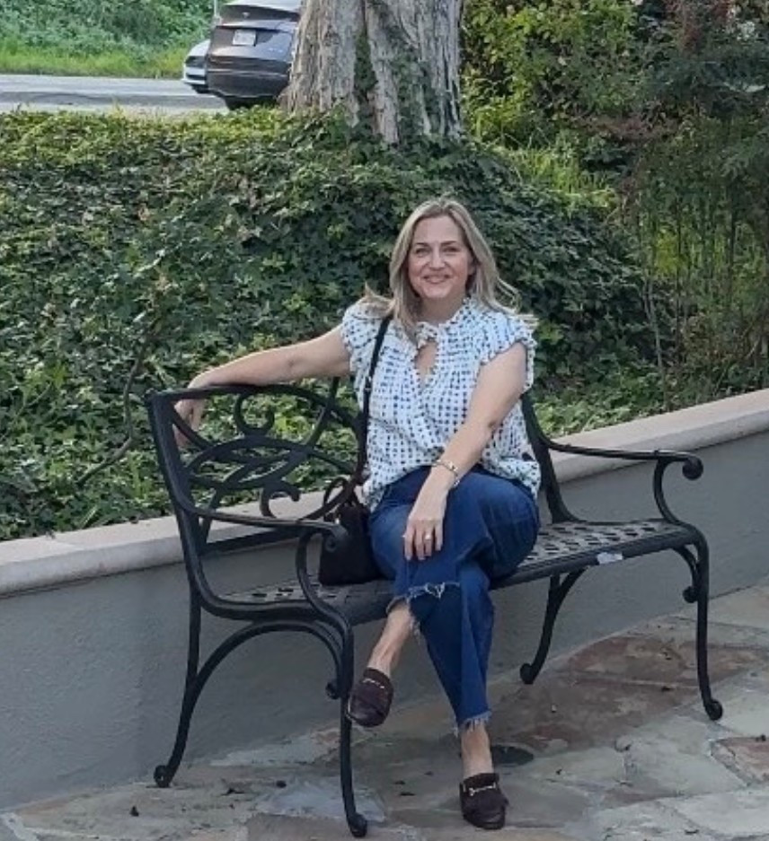 The shirt is still available in most sizes and you can grab it in other colors as well. The neck line and puffed sleeve had such a cute detail.  

#LTKspring #LTKspringtrends #LTKOver40