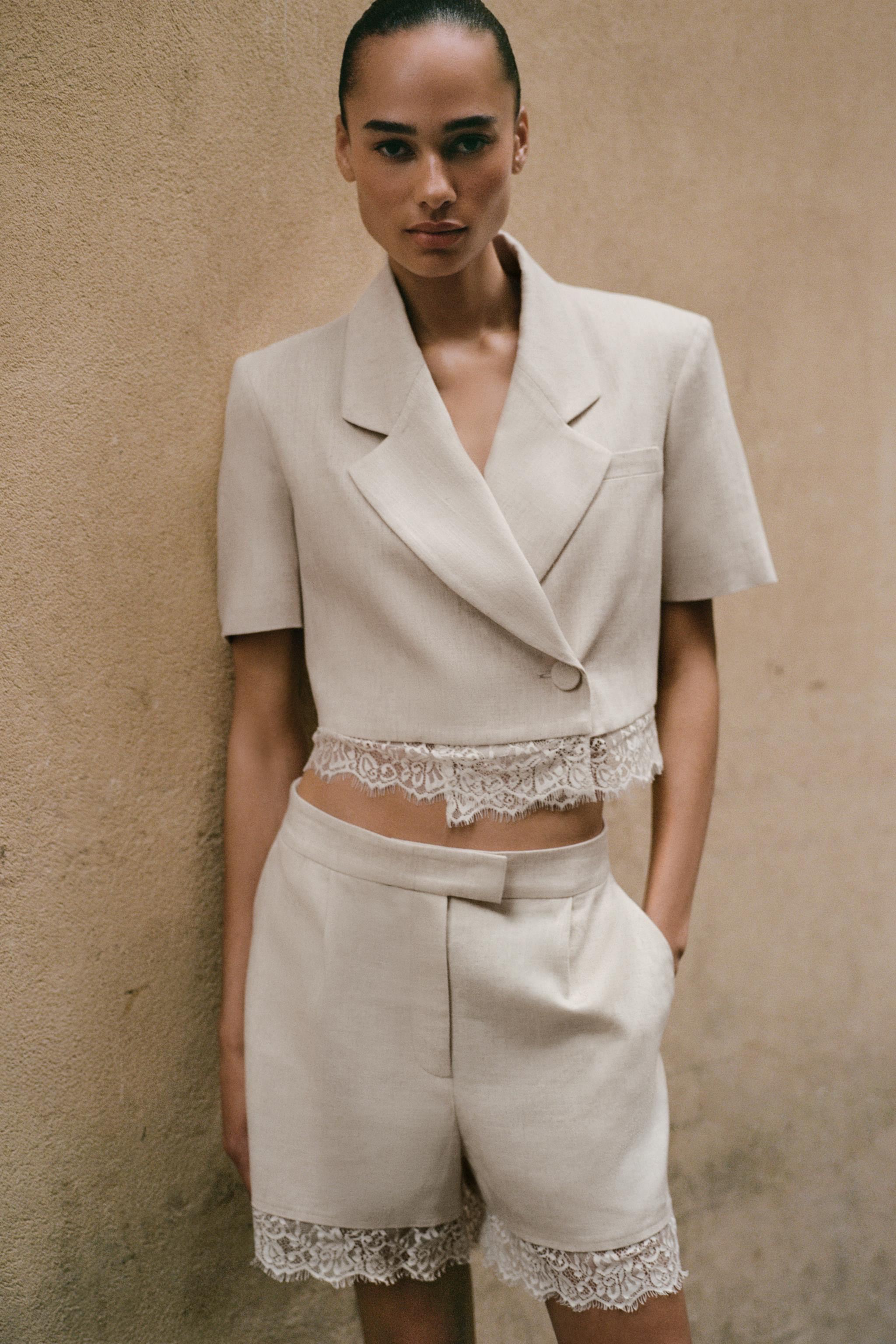 Mid-waist Bermuda shorts with front darts. Featuring front pockets, false rear welt pockets and l... | Zara UK