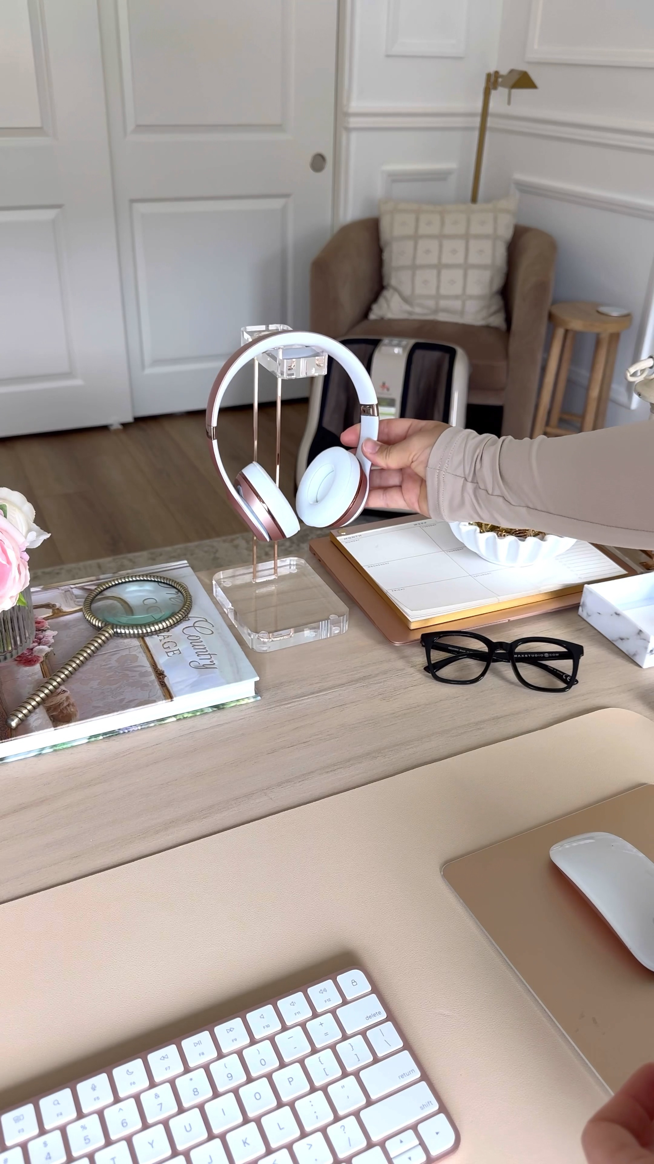 Home office #office #home #homeoffice 

#LTKVideo #LTKHome