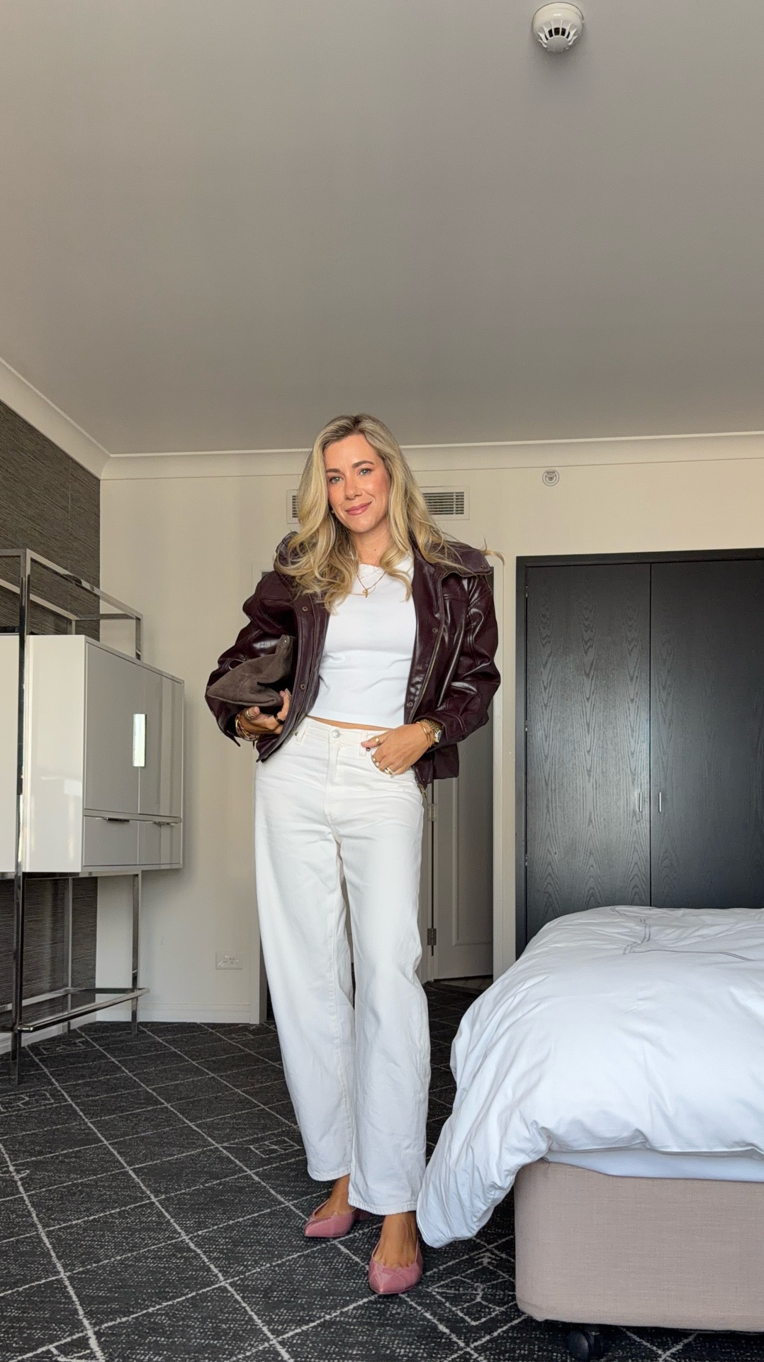 Getting ready for back-to-back meetings and catch ups here in Sydney for today.

Jeans size 27 Agolde
Top size M
Jacket size S Zara
Slingback size 40 Chanel
Bag Reh Studios / Tony Bianco

#LTKworkwear #LTKaustralia #LTKautumn