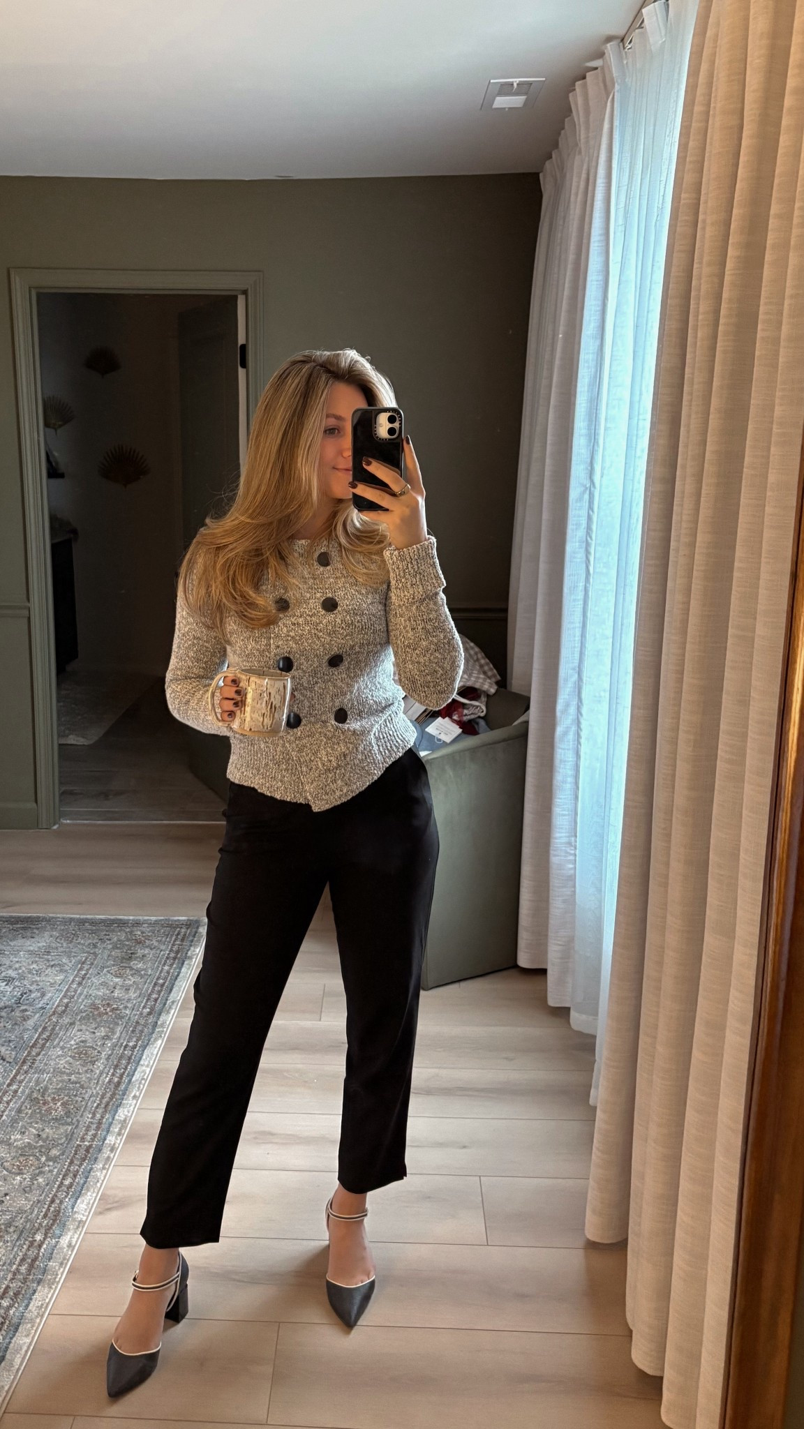 Happy Monday 🖤🖤🖤