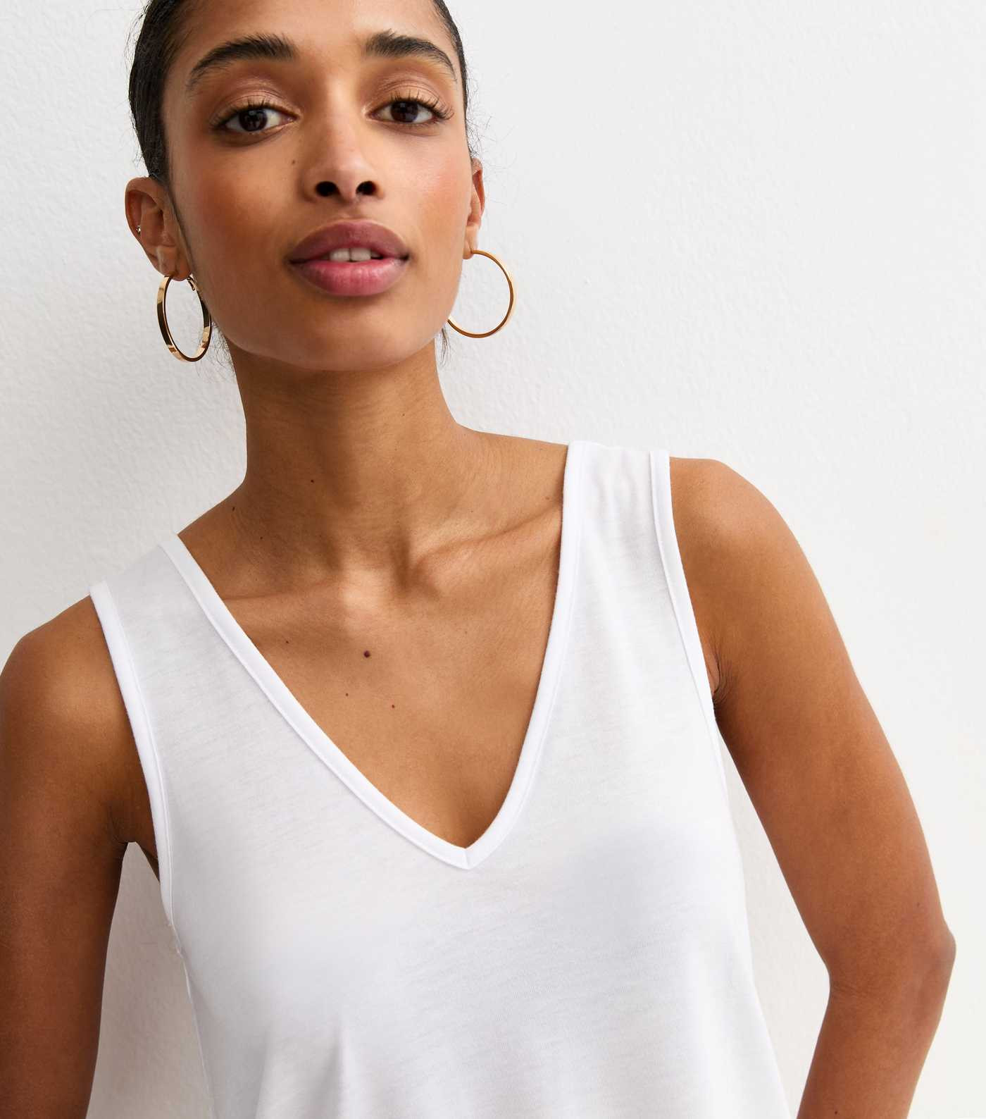 White Relaxed V Neck Tank Top | New Look | New Look (UK)