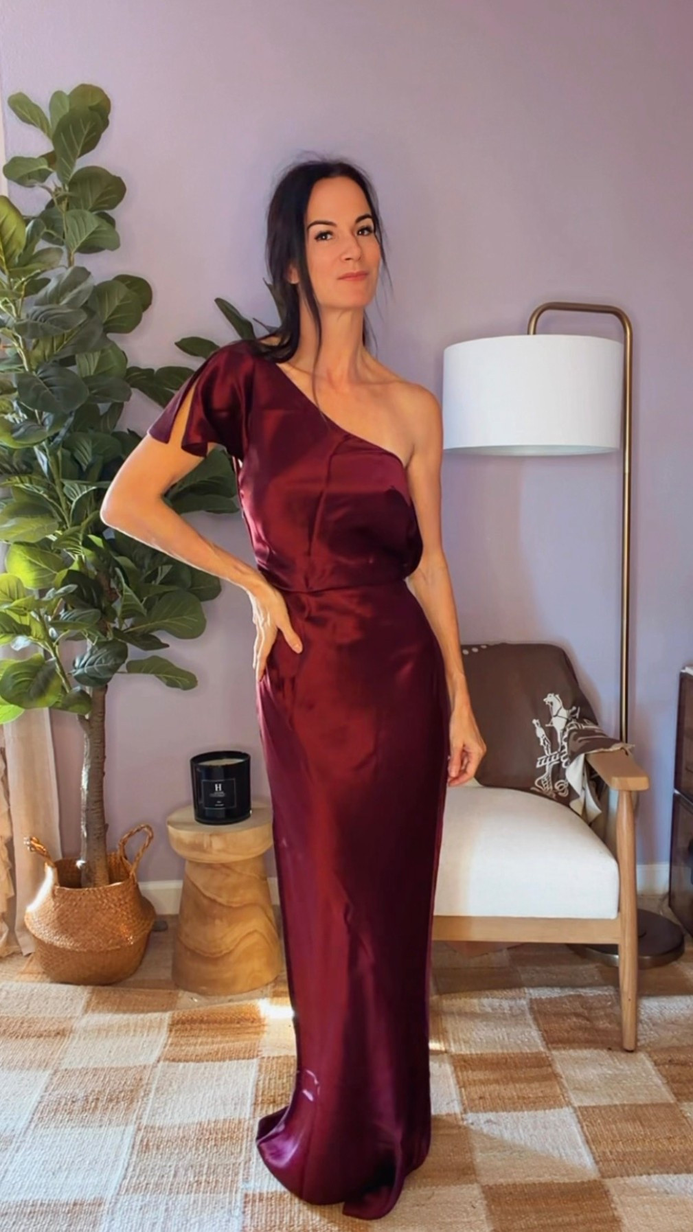 Another night, another sultry moment wrapped in satin & owning the room. This deep merlot number is giving melted-chocolate elegance meets holiday enchantress… and trust me, she moves as good as she looks. 💋

One-shoulder drama ✔️
Bare back moment ✔️
That rich luxe sheen ✔️

Holiday season isn’t ready for this level of glam. 🔥 

Wearing XS

#NicoleColeeStyle #FestiveFashion #HolidayGlam #SatinDress #OneShoulderDress #PartySeason #MerlotGown #ChicAndSultry #HolidayStyle #EveningLook #GRWM #FashionOver40 #ElegantStyle #nicolecolee 



#LTKHoliday #LTKgrwm #LTKGiftGuide