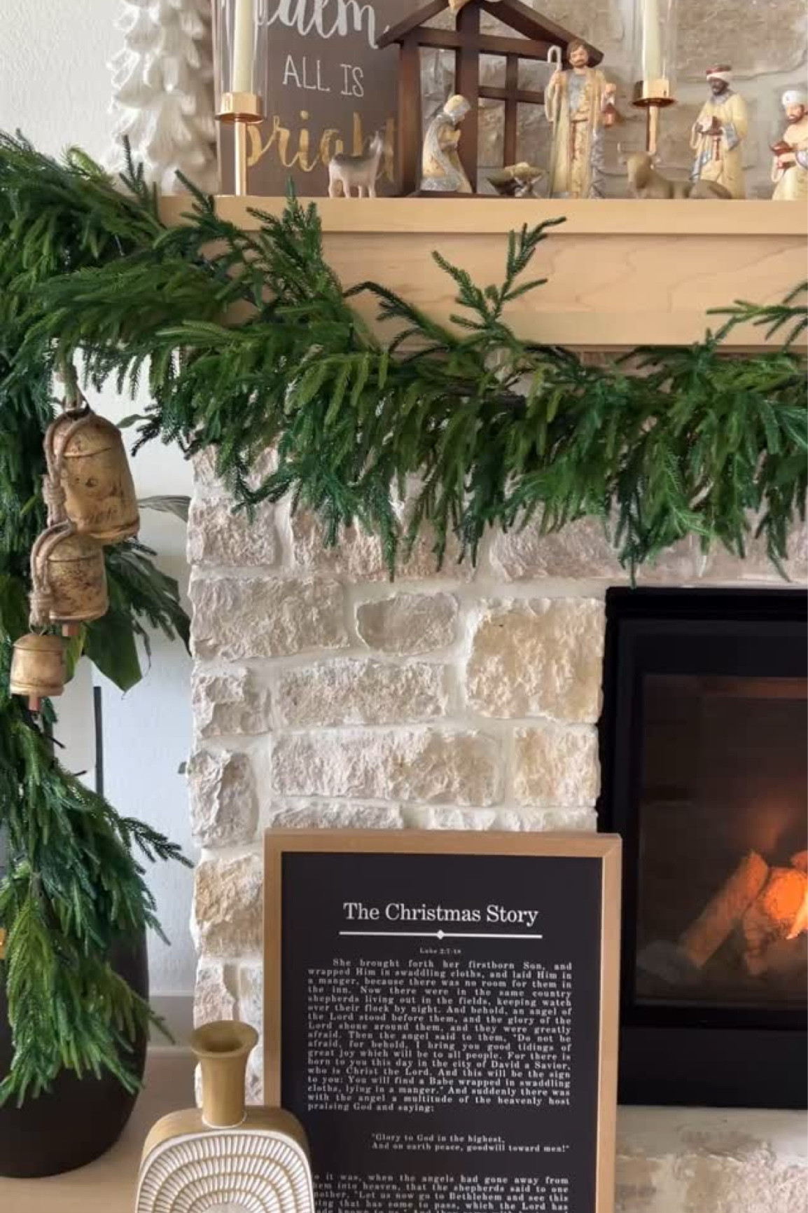 Raise your hand if you’re excited about the first fire of the season! 🙋🏻‍♀️

We woke up to a cooold 39° out, so I figured today is as good of day as any to crank this beauty up. 

P.S. a gas fireplace is the way to go…