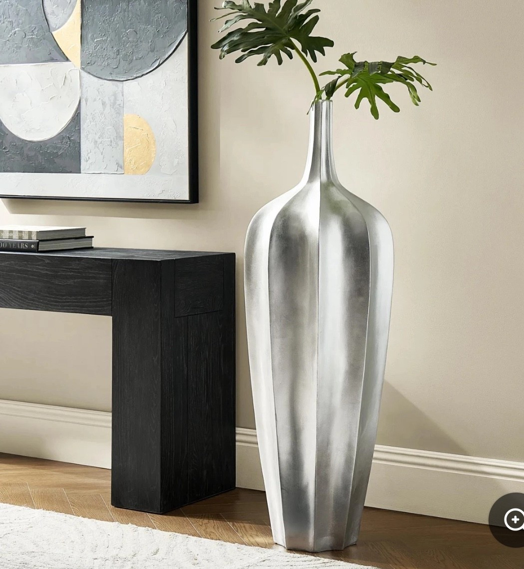 Silver Accolade vase