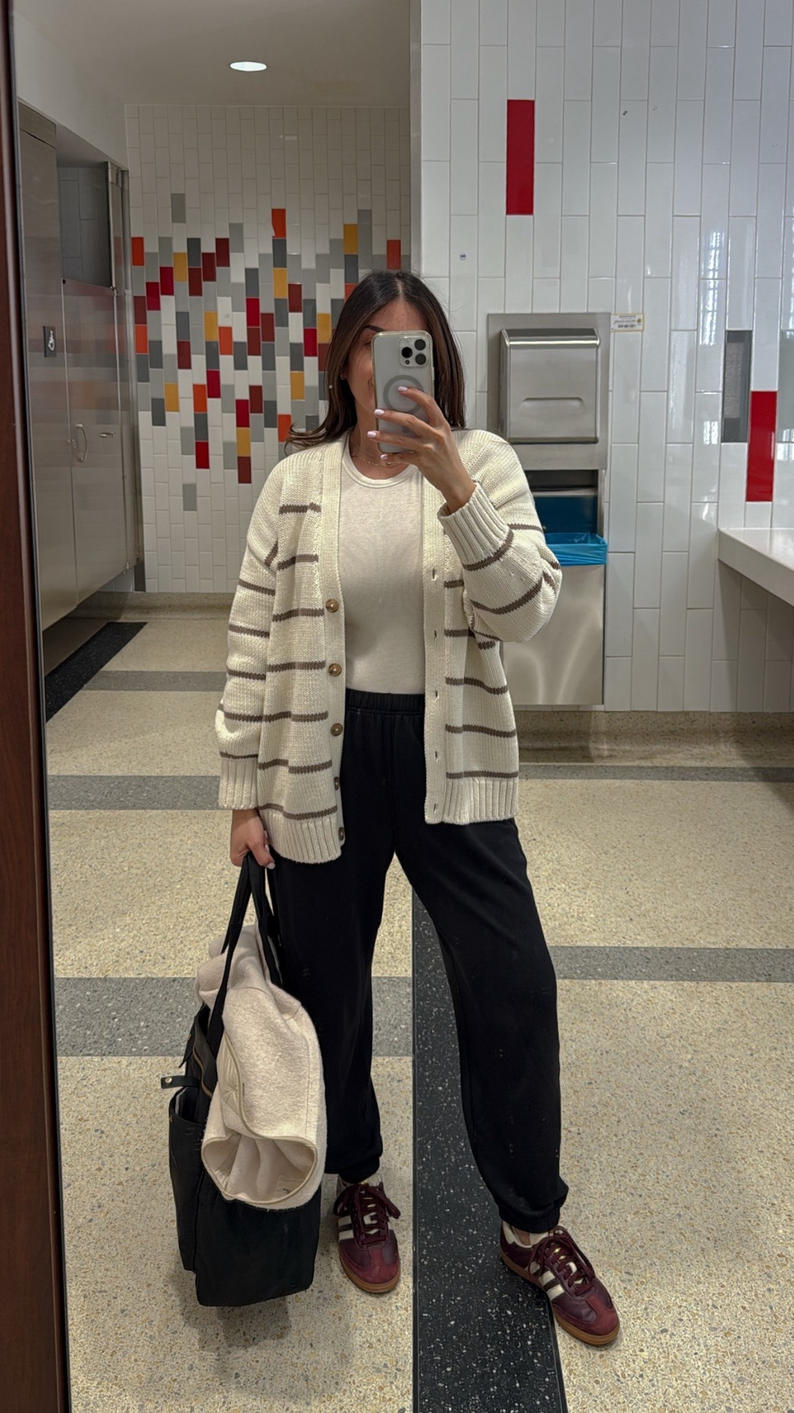 Comfiest travel fit. These pants 😍 wearing size S

#LTKdayinmylife #LTKTravel