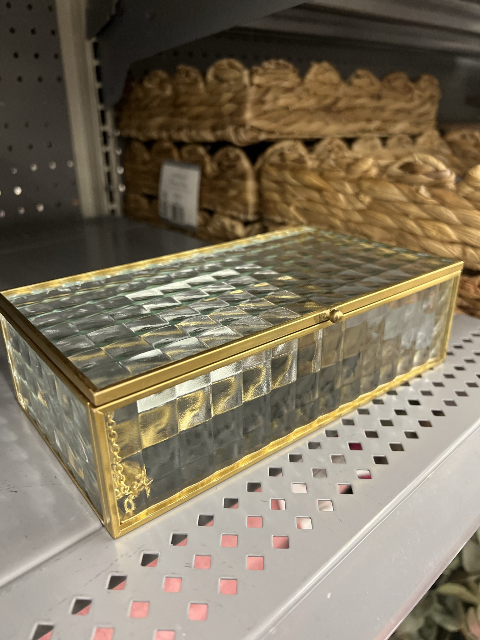 such a cute glass trinket box! Love the gold! 

Walmart home decor
Affordable home decor
Designer style


#LTKFindsUnder50 #LTKHome #LTKCyberWeek