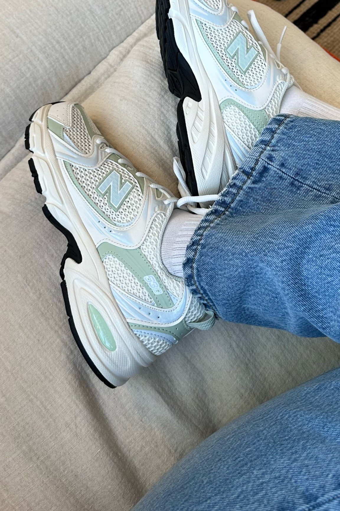 THE CUTEST WHITE DAD SNEAKERS!!!!!