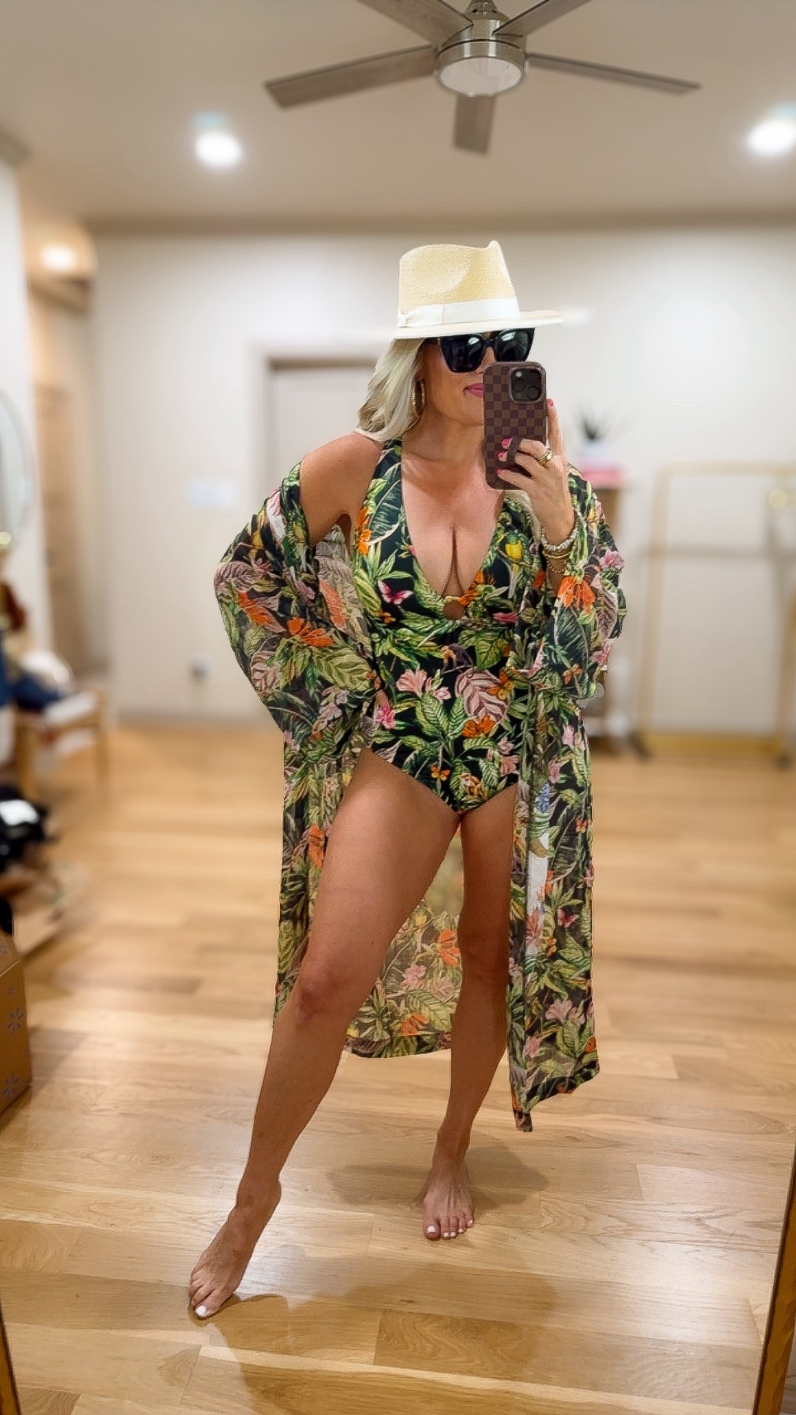 The fit and print of this is SO GOOD! Size medium!

#LTKootd #LTKSeasonal #LTKTravel