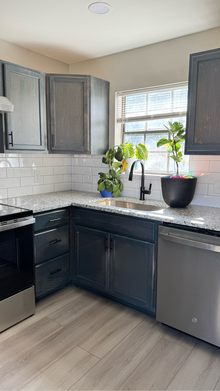 Moving: Part 3
Unpacking the kitchen!



#LTKstorytime #LTKdayinmylife #LTKmomlife