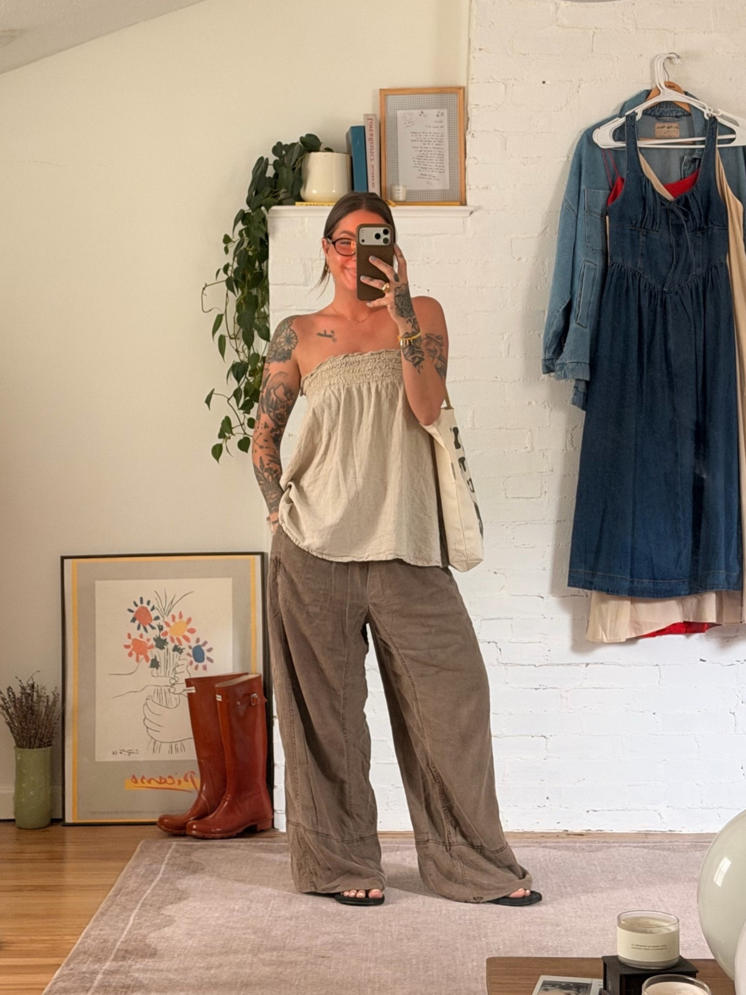 comfy summer fit for when i didn’t shave my legs heh😅 wearing a medium in the pants! they are a little big on me, they’re from when i was pregnant so if i was buying them at this size i would have gotten a small! but the medium still works

and i rented this top from nuuly! it’s on sale on there for $17!!!! it’s called the “aubrey strapless linen top” and im wearing a small! ◡̈

#LTKootd #LTKmomlife #LTKgrwm