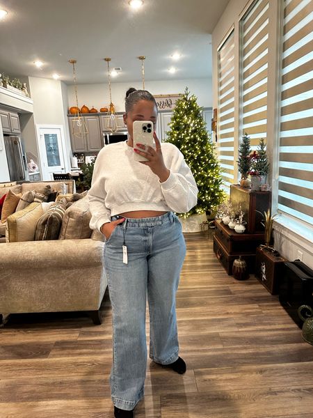 New high rise wide leg jeans 
No stretch so I sized up 1 

Jeans - high rise jeans - high rise wide leg - wide leg jeans - fall fashion - fall outfit - winter fashion - winter outfit - 

Follow my shop @styledbylynnai on the @shop.LTK app to shop this post and get my exclusive app-only content!

#liketkit 
@shop.ltk
https://liketk.it/4prbs

#LTKfindsunder50 #LTKstyletip #LTKsalealert