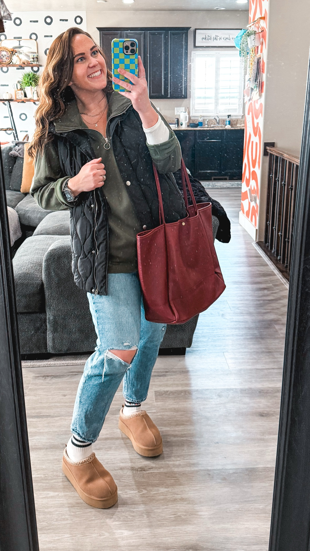 Ah! Guys!! I just love dressing for Fall!!! 🍂🍂The best time to layer, and create a bunch of outfits with what you’ve got in your closet!!! 

Let me know how you guys like this one and what you would change! Love to hear it!! 🥰

ANYWAY! What you came for!! 
Bra (38DD): @delimirabras 
Undies (XXL): @meundies 
Jeans (14): @oldnavy
Shirt (XXL): @pumiey.us 
Hoodie (XL) & vest (XL): @evalessofficial
Sockies: @bombas 
Slippers: @projectcloudshoes 
Bag: @amazonfashion
Hydration: @alaninutrition & @hydrojug 

#midsizestyle #falloutfits #falloutfit #cozyoutfit #onthego #workoutfit #casualfalloutfit #fallfashion #cozyfall #easyoutfitidea #midsize #amazonfinds #MeUndiesPartner #evaless #evalessofficial

#LTKMidsize #LTKWorkwear #LTKSeasonal