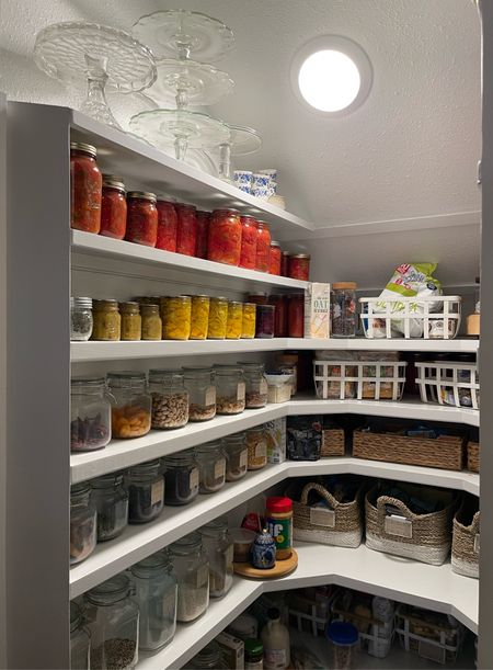 Pantry Organization Ideas

I’m sharing my pantry favs for organizing including canisters, baskets and more.

Have fun creating a pantry you love.

-Penny 

#LTKhome #LTKfindsunder50