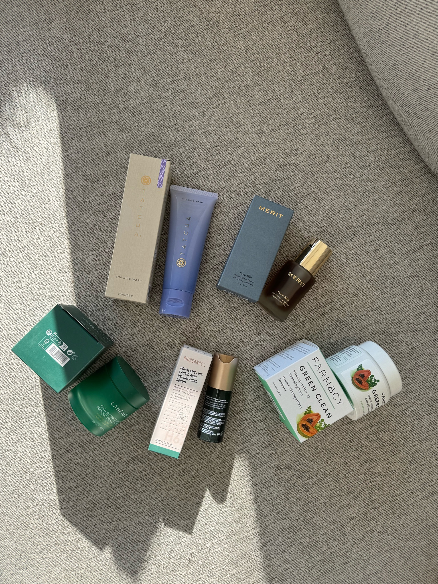 Sephora VIB haul — restocked my daily skincare products. My holy grails are the Tatcha rice wash and Farmacy cleansing balm. I also love applying Merit’s glow oil in the morning for that extra hydration and primer before I go in with makeup. Biossane resurfacing serum and Laneige Cica night mask are two new items I picked up this time! 