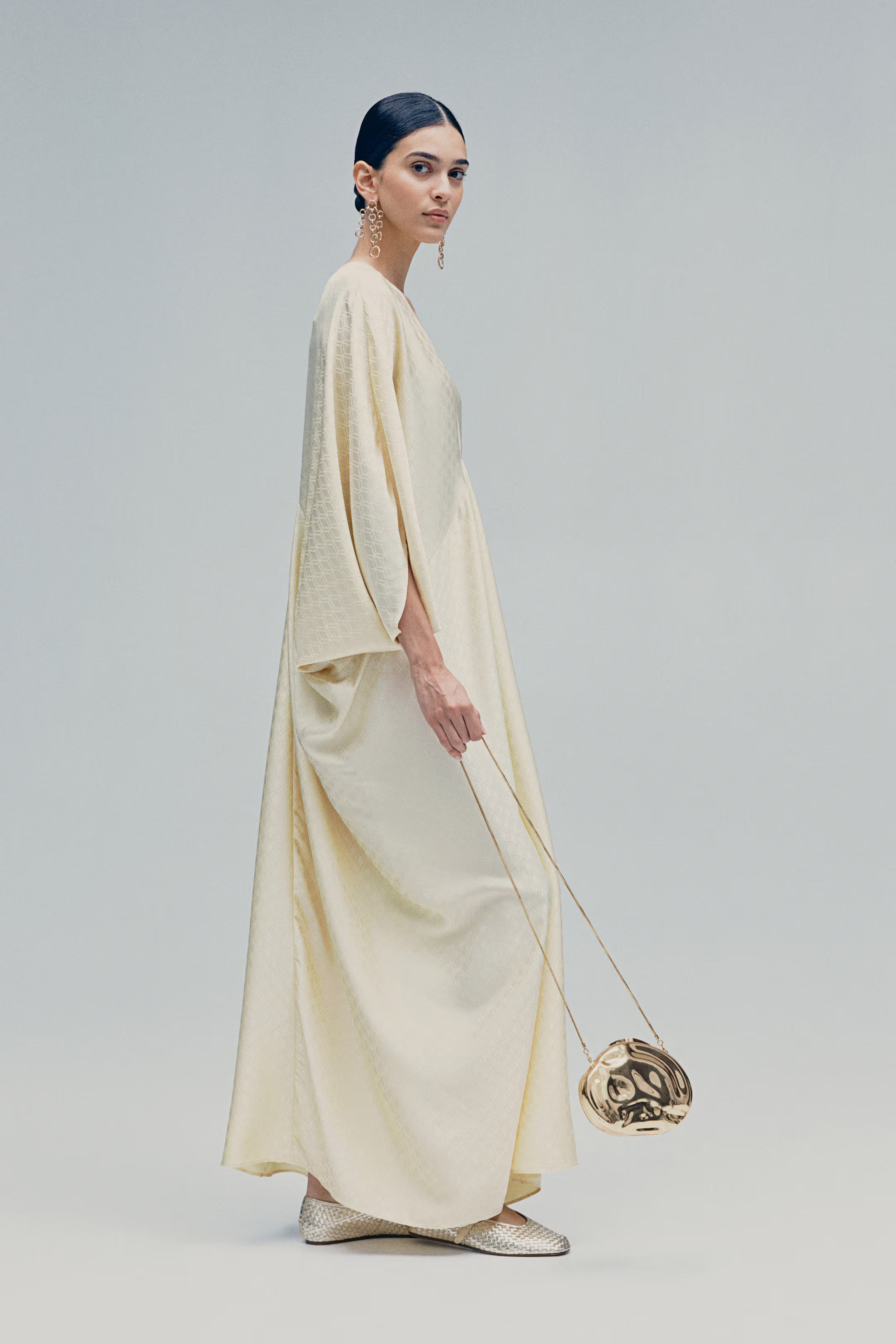 Satin kaftan dress | H&M (UK, MY, IN, SG, PH, TW, HK)