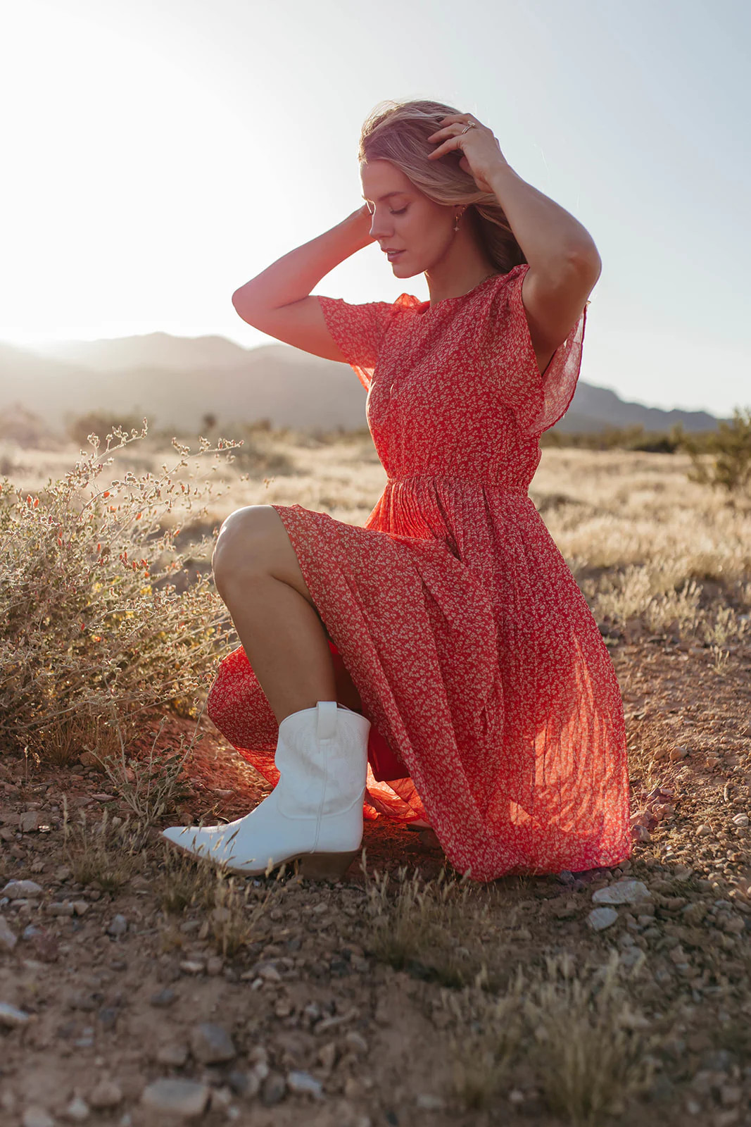 THE PEYTON PLEATED DRESS IN RED FLORAL | Pink Desert