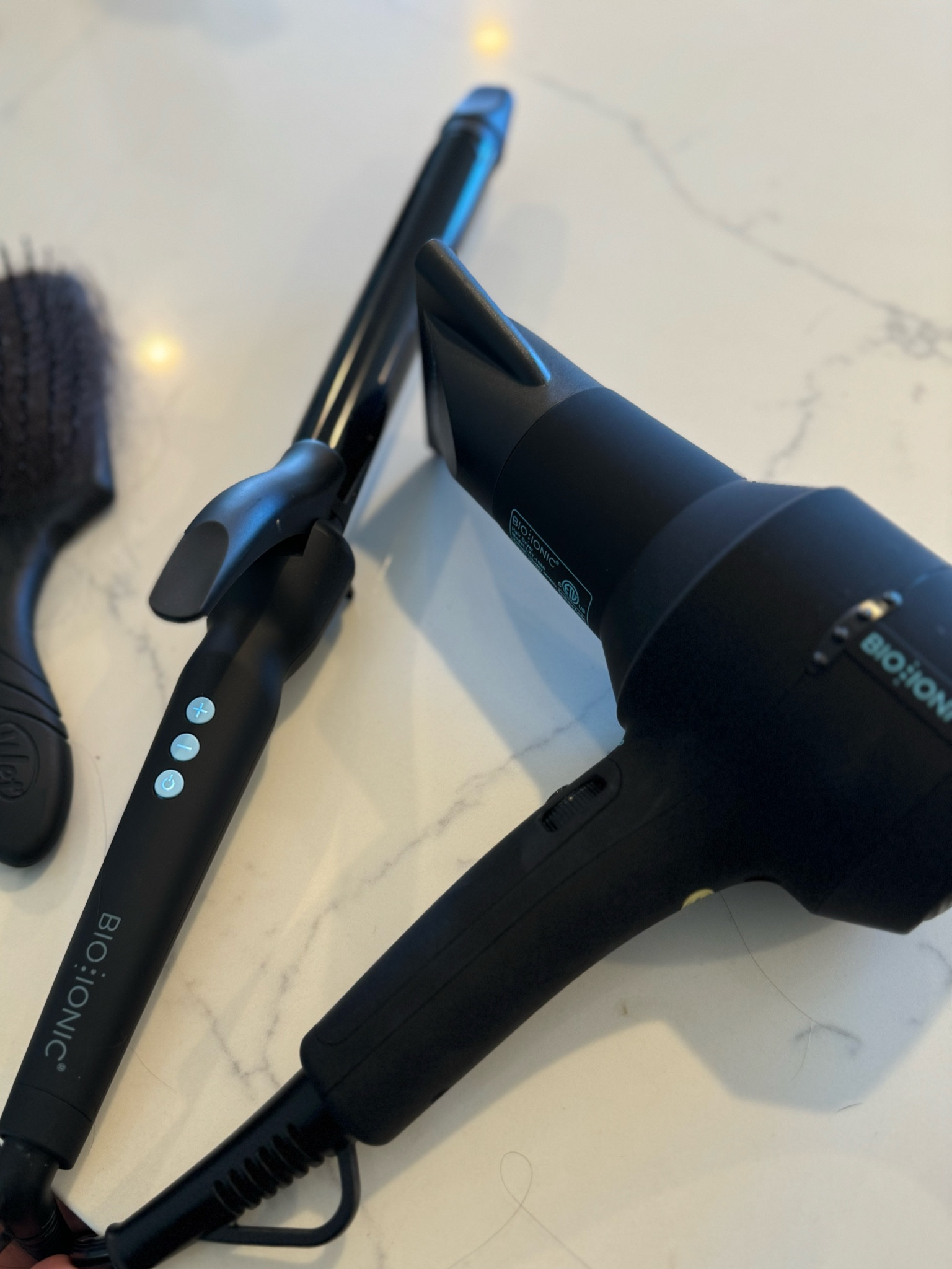 My favorite hair dryer and curling iron ✨🖤