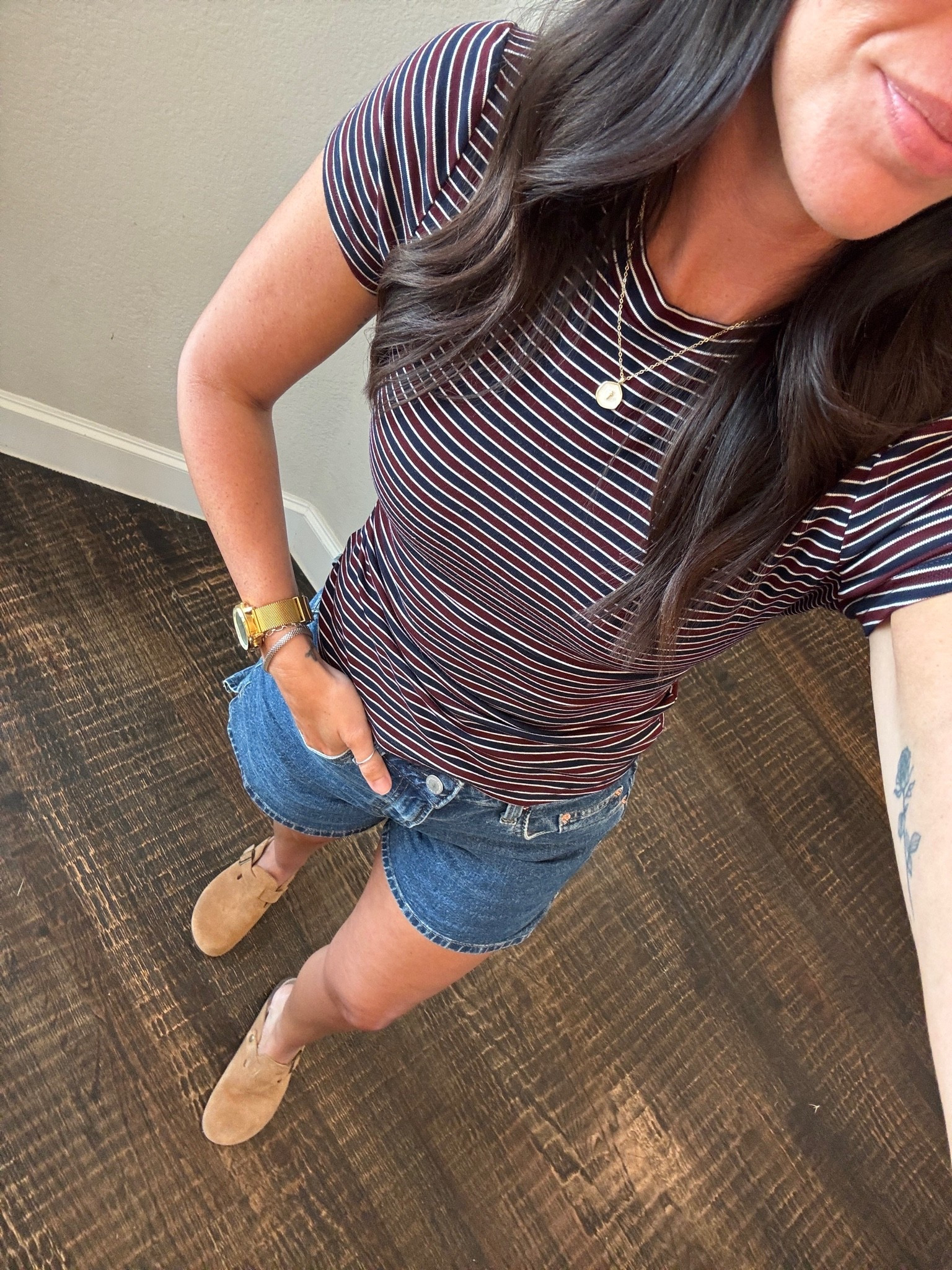 Today’s outfit

Small tee

#LTKootd
