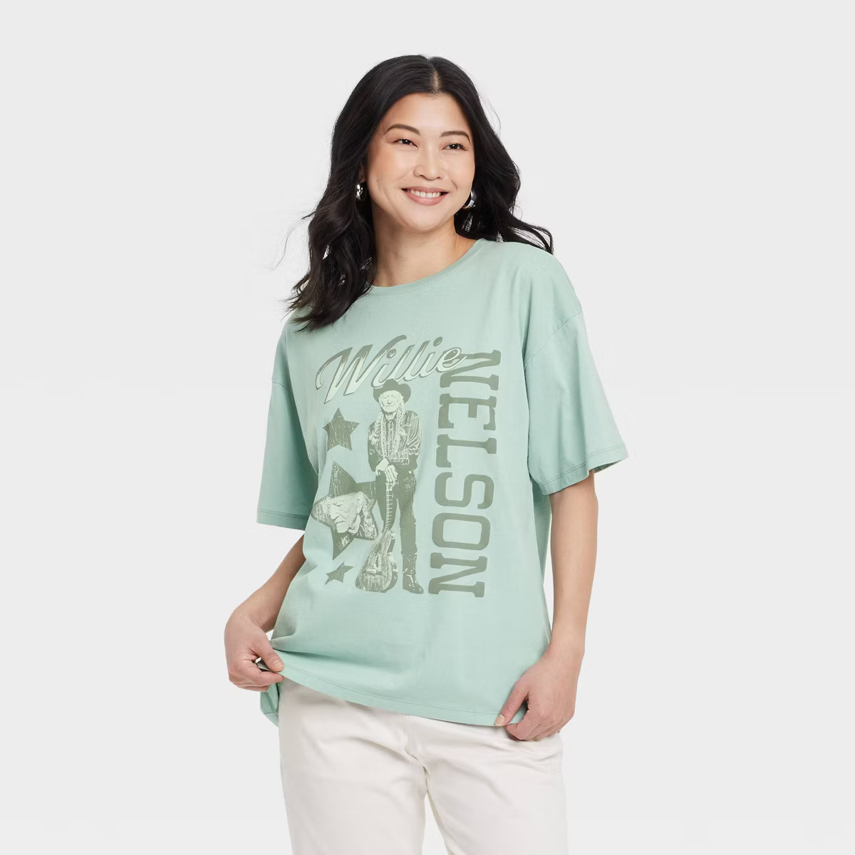 Women's Willie Nelson Short Sleeve Graphic Oversized T-Shirt - Green | Target