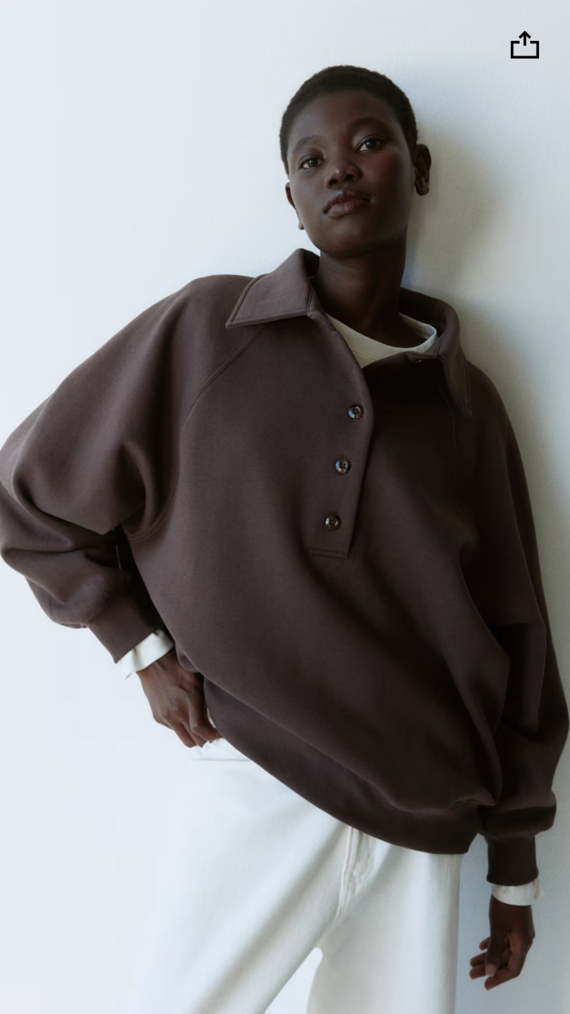 H&M Polo Sweatshirt - this is so cute casually or even at work! 
.
#hmxme 

#LTKFindsUnder50 #LTKSeasonal