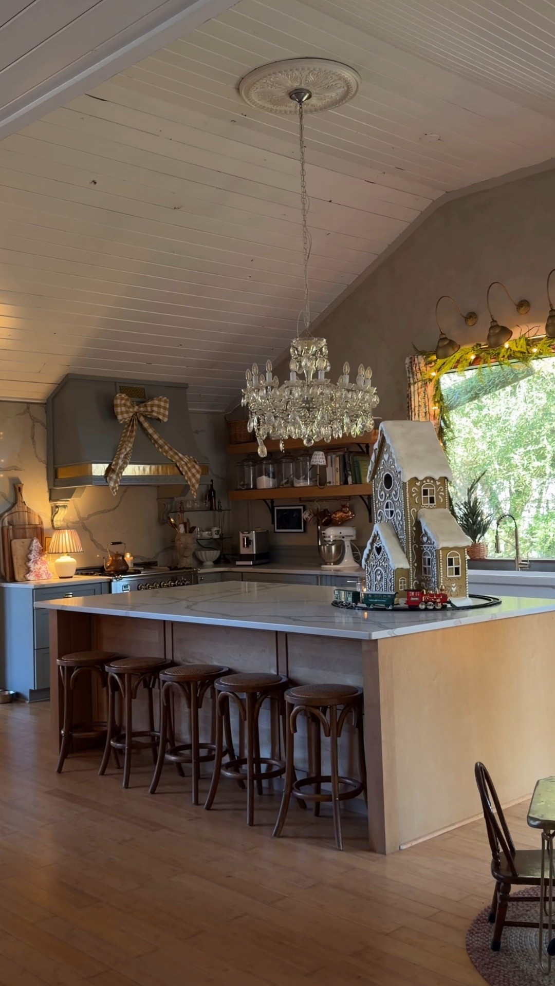 Christmas in the kitchen! 

#LTKHome #LTKHoliday #LTKSeasonal