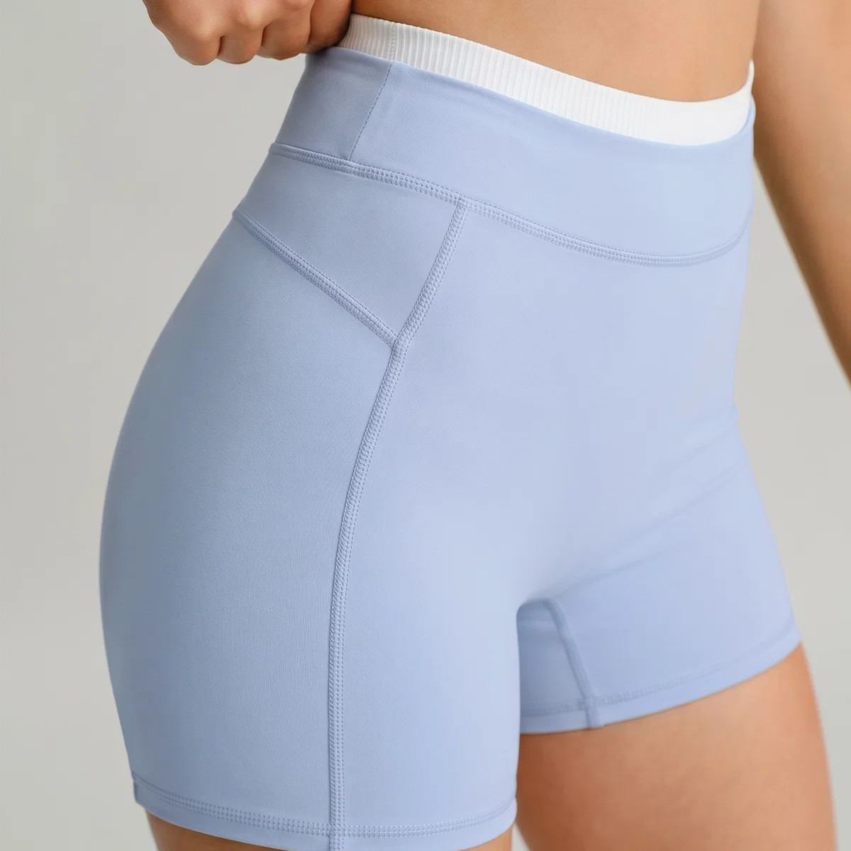 Light Blue High-Waist Contrast Shorts 4" & Reviews - Light Blue - Sustainable Yoga Bottoms | BERL... | BERLOOK