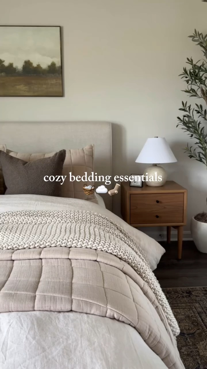 Let’s keep it cozy ☁️ Comment ROOM to shop!

Follow @kaitlynmackenzee for more affordable home decor, styling tips, and relatable content 🤎
•
•
•
•
#beddingdecor #cozybedding #cozyhome #neutralhome #makethebed #bedroomstyling
#boujeeonabudget #bedding