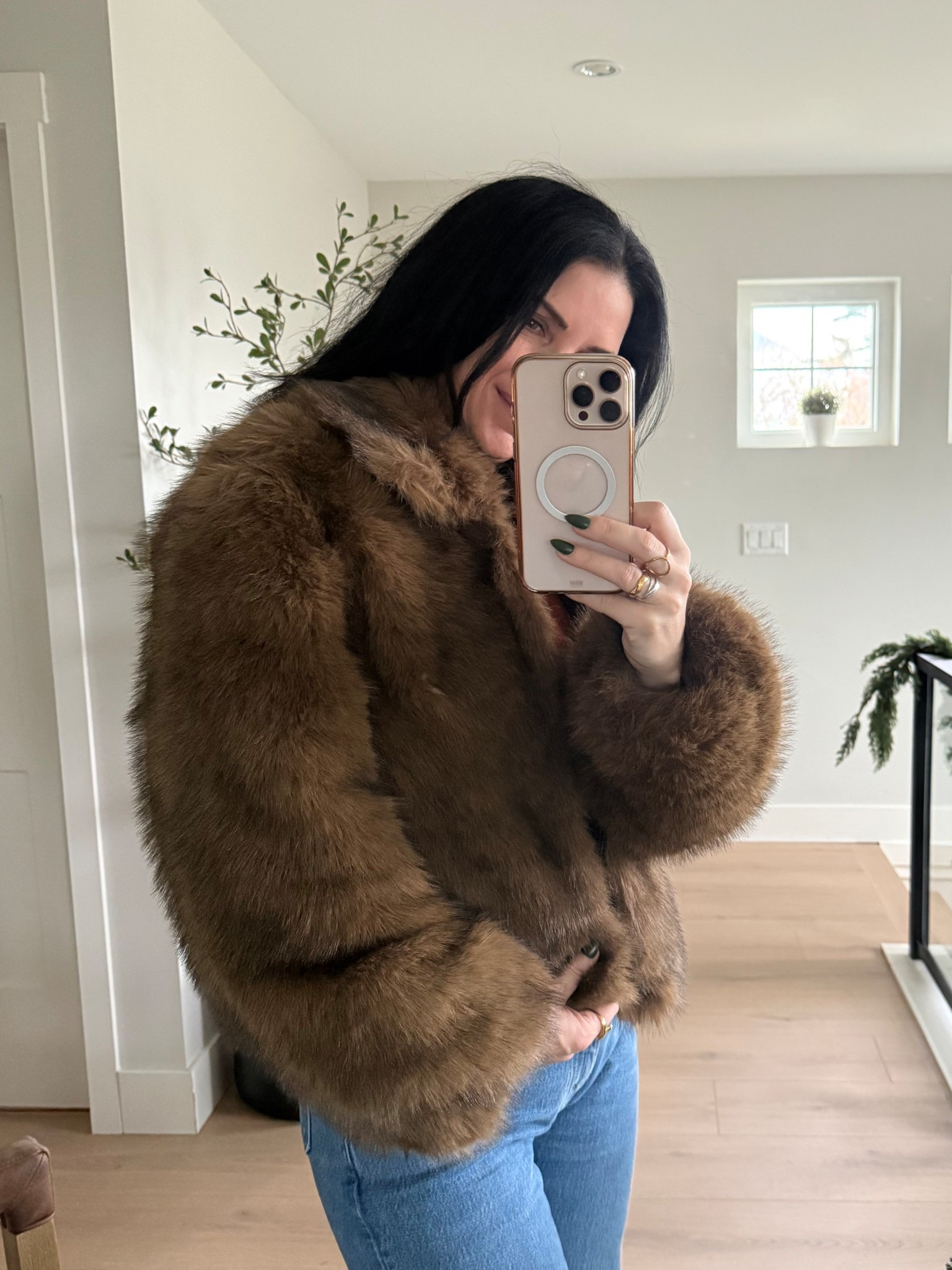 I love a faux fur coat, and this is a gorgeous one! It’s very warm too✨