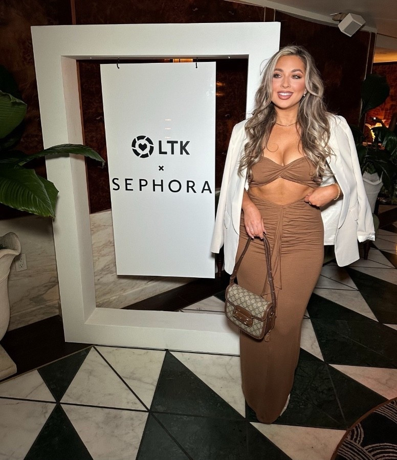 Rich, elegant, and effortlessly chic 🤎 This brown dress is giving luxury vibes without the price tag! Perfect for any event, and so easy to style. Tap to shop and elevate your wardrobe!

Wearing a size medium in the dress and XL in the blazer 

 #LTKStyle #AffordableLuxury
#BrownDress #FashionFinds #LTKFashion #LTKUnder100 #StyleInspo #OOTD #LuxuryForLess #WardrobeGoals #EffortlessChic #TrendAlert

#LTKSummerEdit #LTKParties #LTKStyleTip