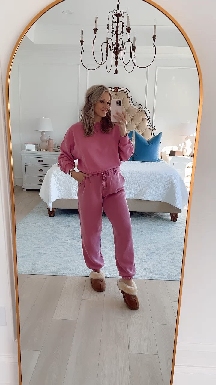 25% off sale starting tomorrow!
this matching set is SO soft
wearing medium top and large pants
28 weeks pregnant
5’6” 179 lb
Pink matching set
Ltk sale
Abercrombie code
Jogger sweatpants
Cropped sweatshirt
Spring outfit
Loungewear
Lounge outfit
Travel outfit
Gold wall mirror
Leaner mirror
Master bedroom
White quilt
White bedding
Mirrored headboard
Neutral area rug
9 x 12 rug

#LTKunder50 #LTKsalealert #LTKSale