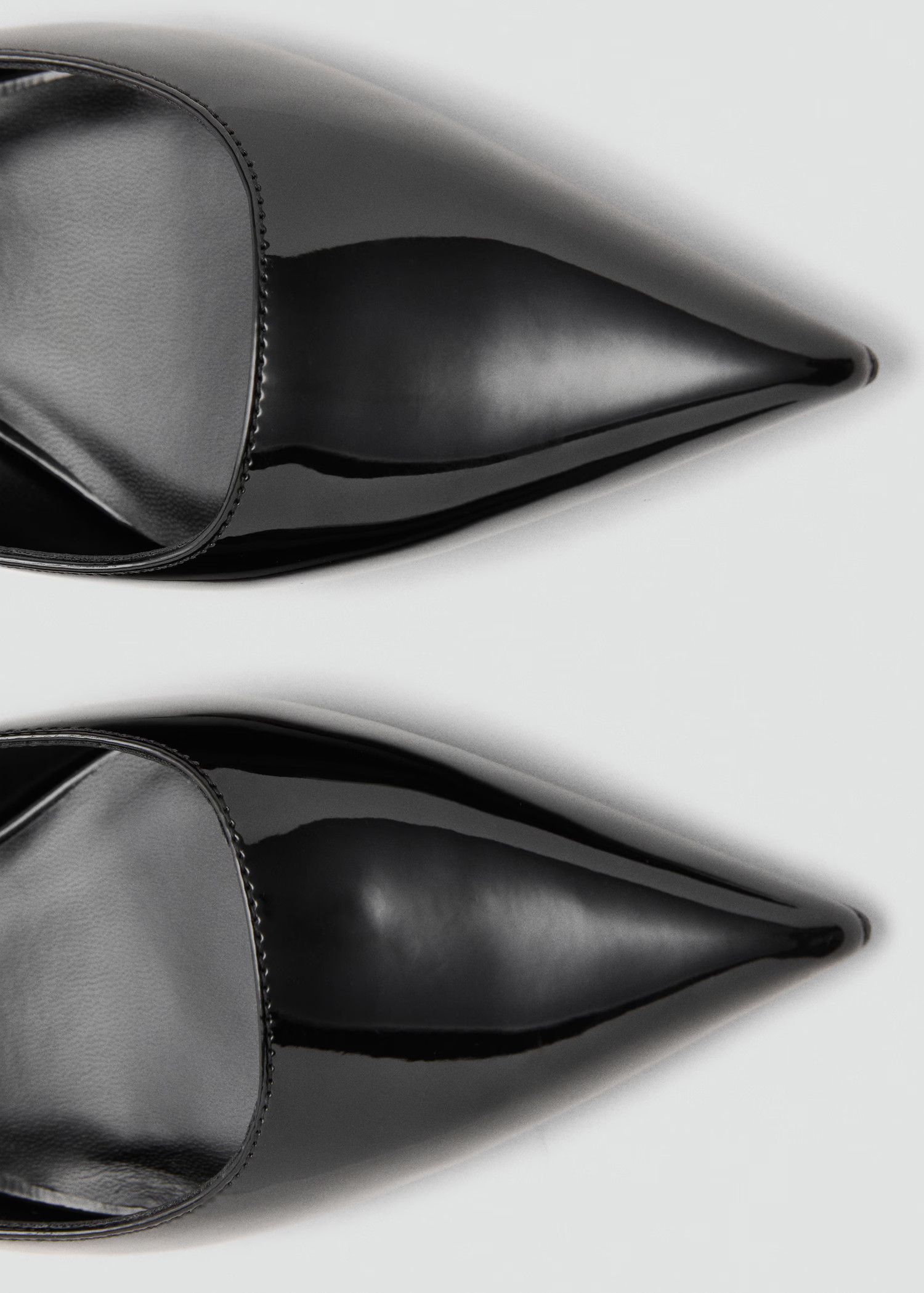 Kitten-heel patent leather shoes | Mango (US/MX/AU)