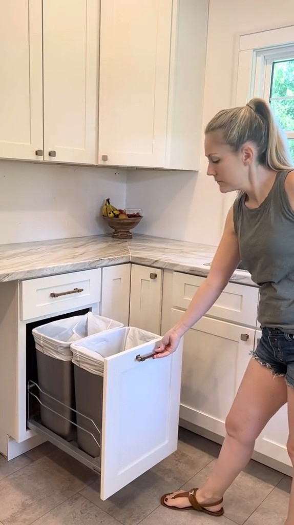 Pull out trash can 

#LTKHome