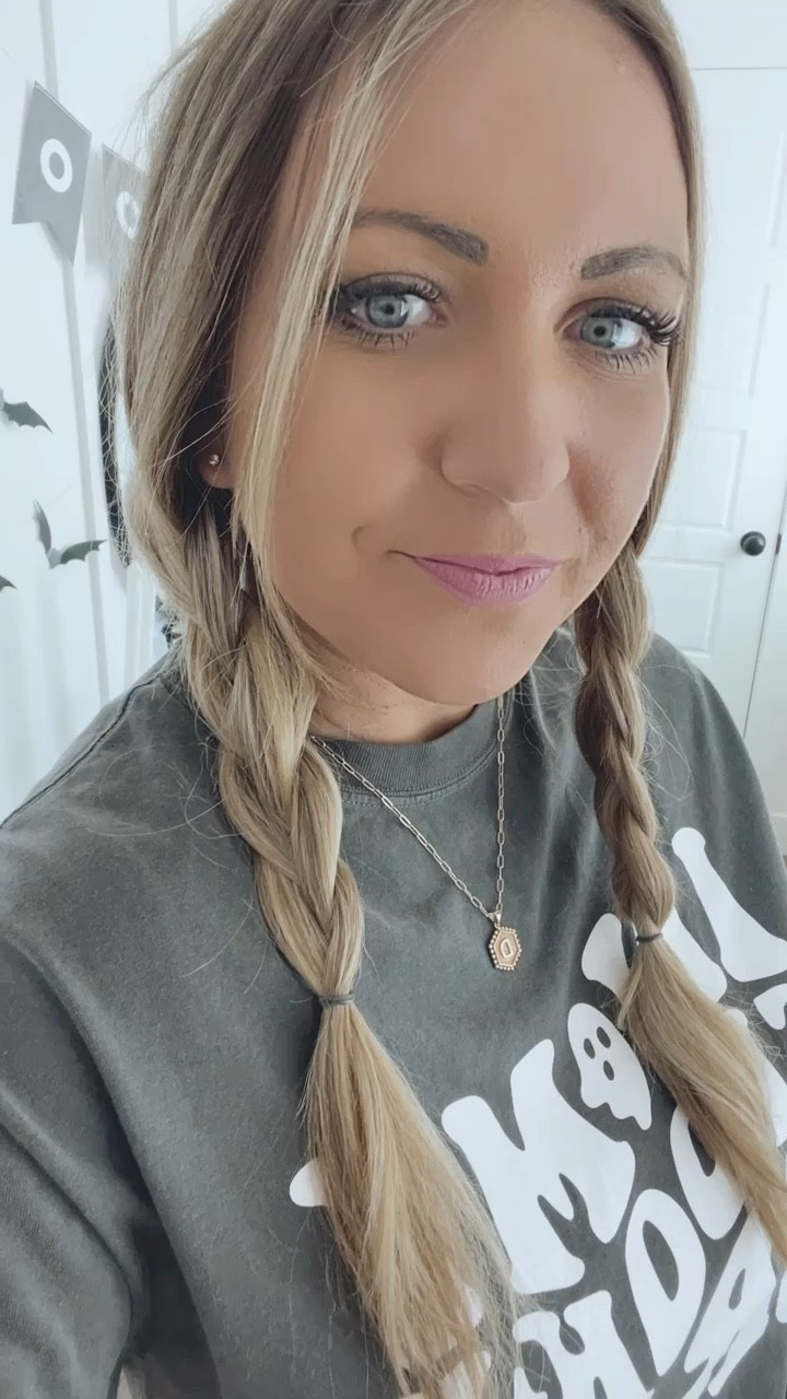 LOVE this cute Halloween tee! Linking the Spooky Era Tee + other Halloween decor items that are behind me! 